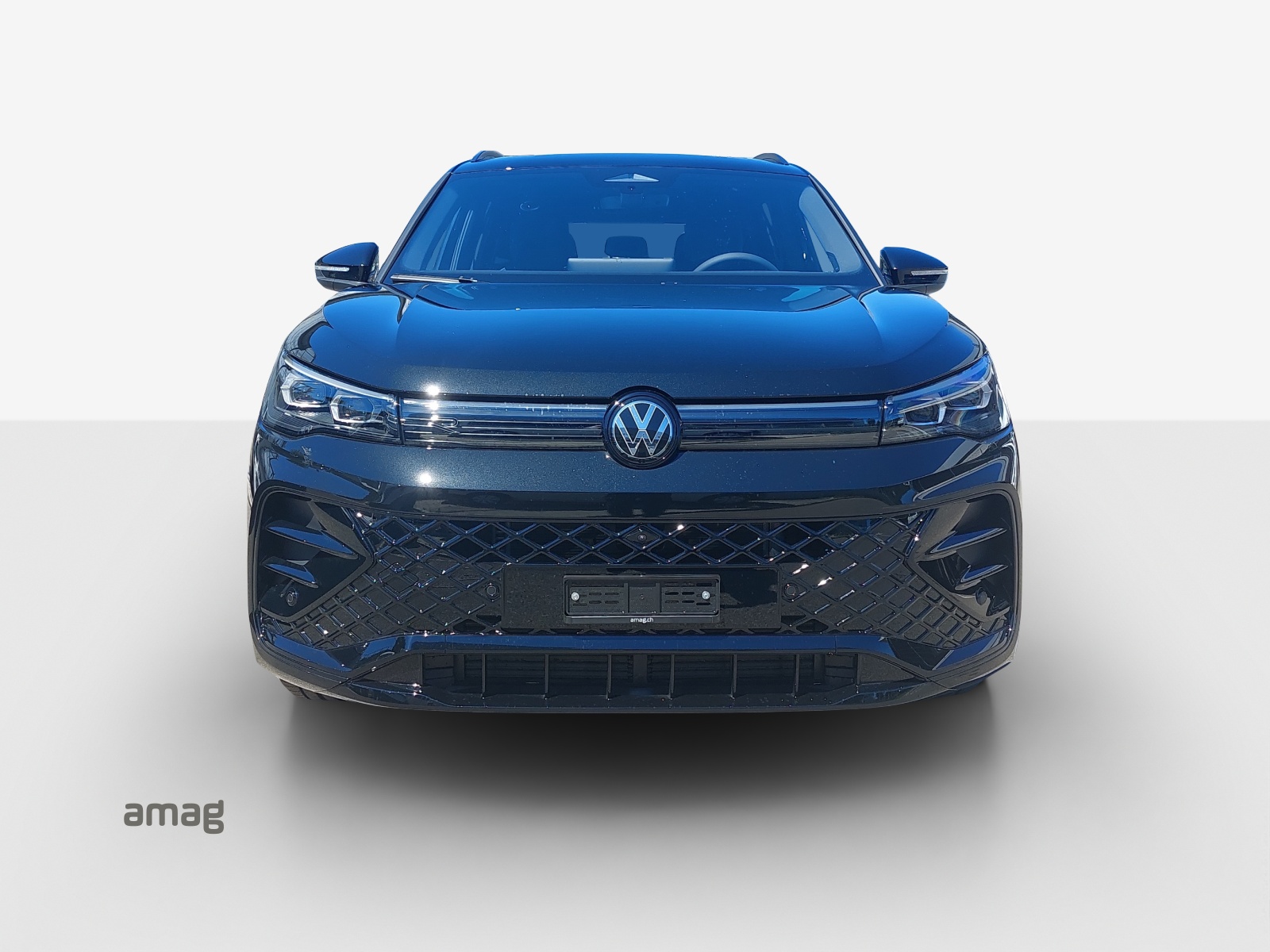 VW Tiguan 2.0 TSI DSG R-Line 4Motion-image-6