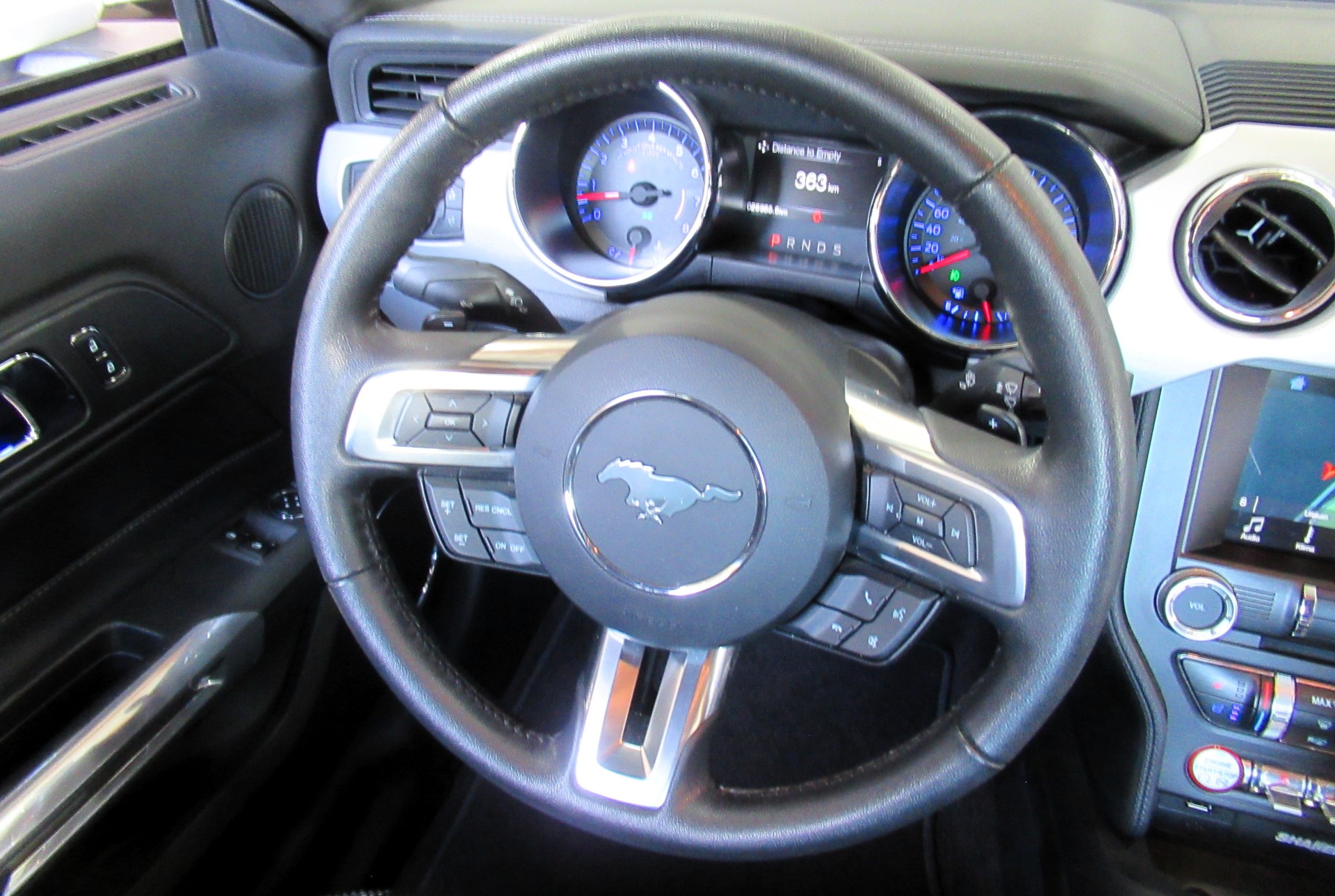 FORD Mustang Fastback 5.0 V8 GT-image-7