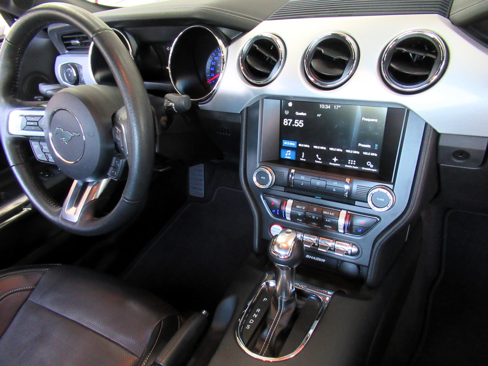 FORD Mustang Fastback 5.0 V8 GT-image-8
