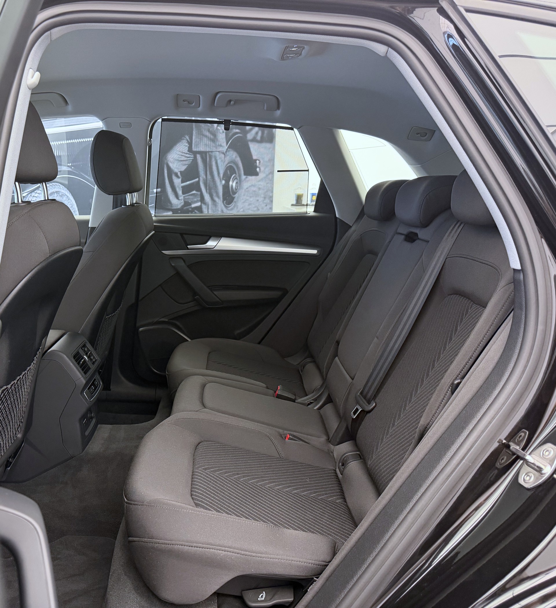 AUDI Q5 40 TDI quattro S-tronic-image-18