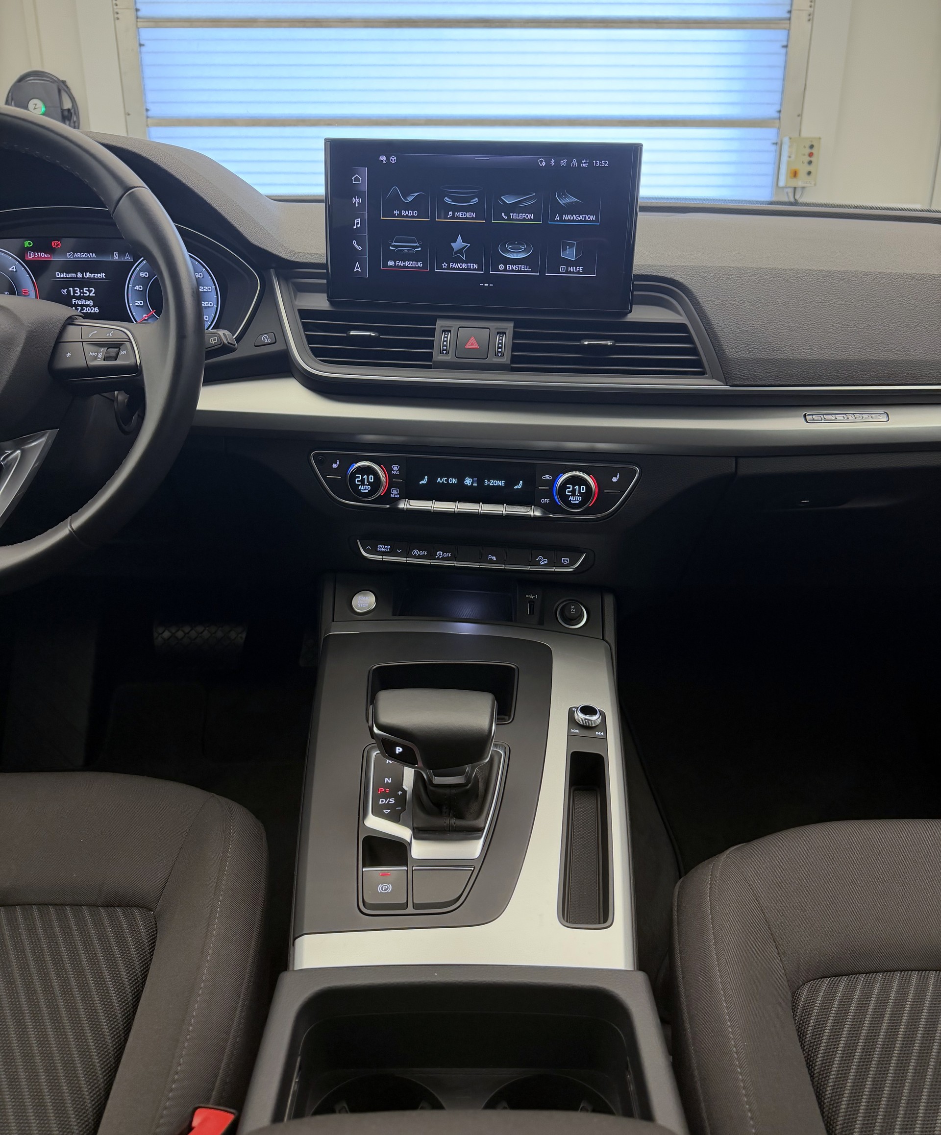 AUDI Q5 40 TDI quattro S-tronic-image-10