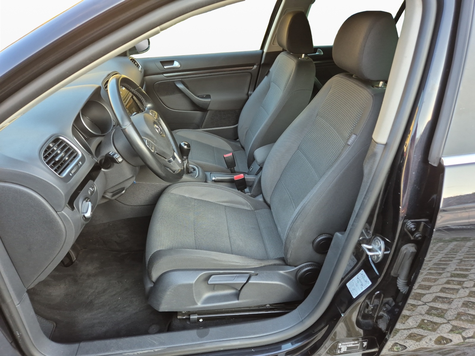 VW Golf Variant 1.2 TSI BlueMotion Technology Team-image-8