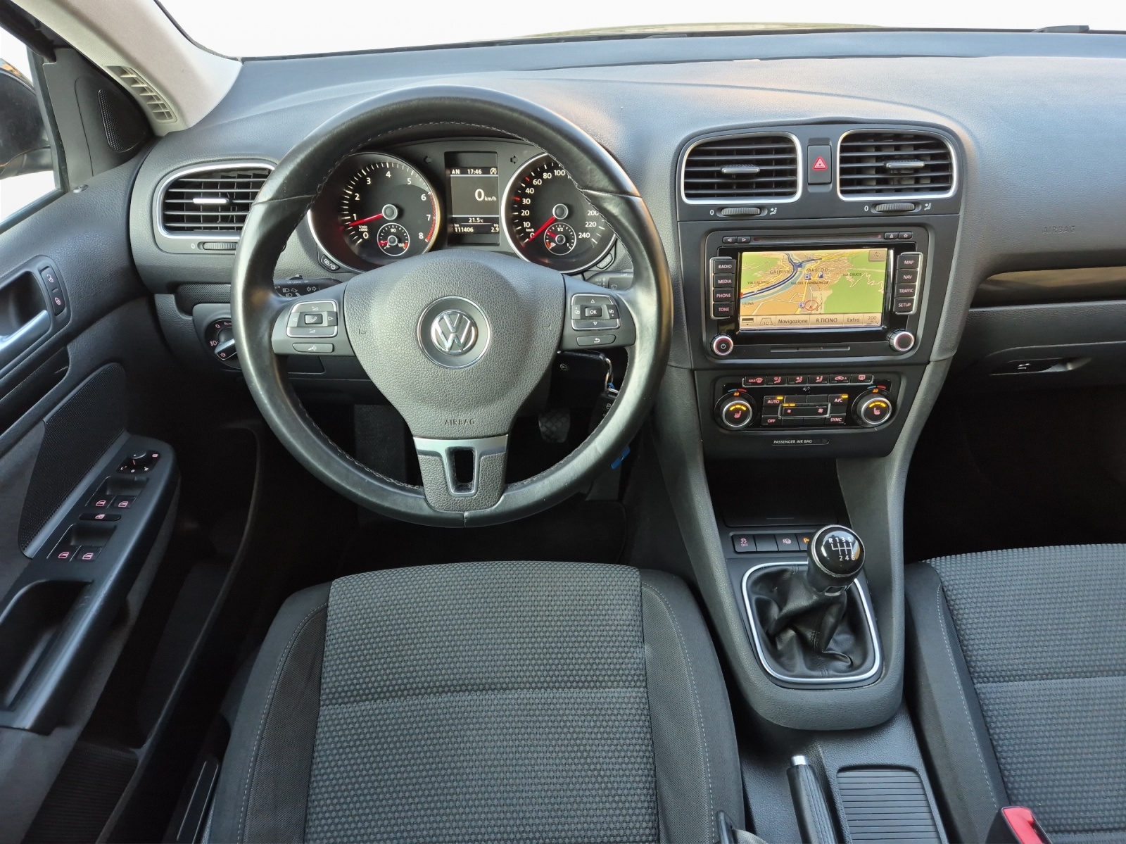 VW Golf Variant 1.2 TSI BlueMotion Technology Team-image-9