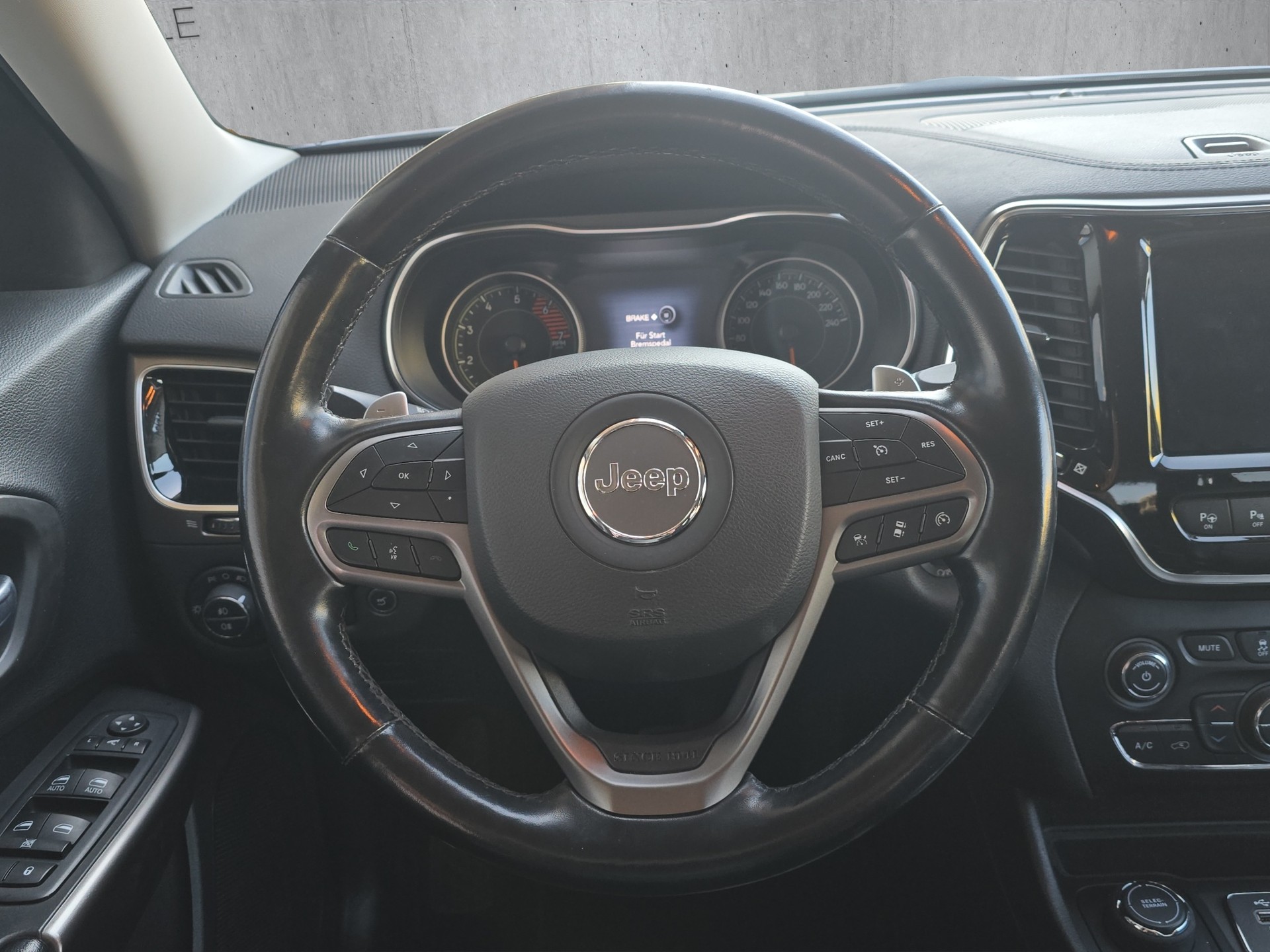 JEEP Cherokee 2.0 T Limited AWD-image-15