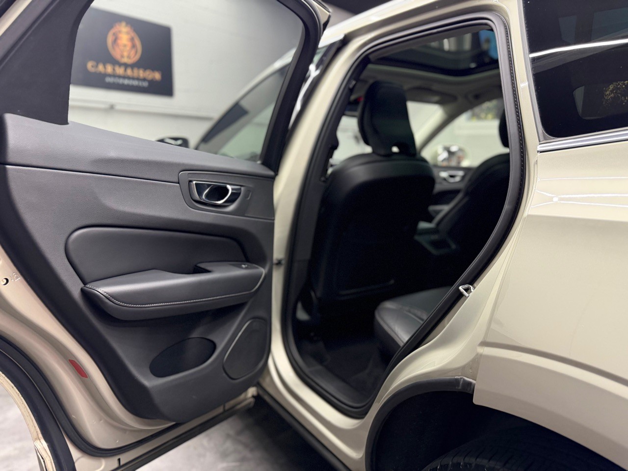 VOLVO XC60 T6 eAWD Inscription | Schiebedach | Harman/Kardon | 360° Kamera-image-16