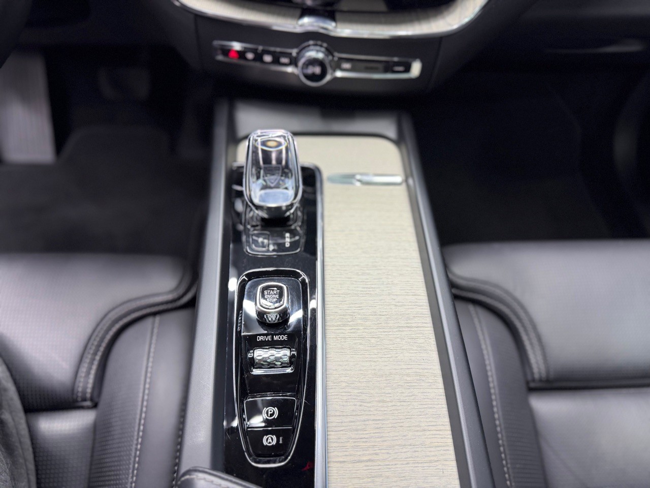 VOLVO XC60 T6 eAWD Inscription | Schiebedach | Harman/Kardon | 360° Kamera-image-15
