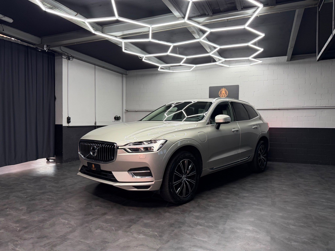 VOLVO XC60 T6 eAWD Inscription | Schiebedach | Harman/Kardon | 360° Kamera-image-2