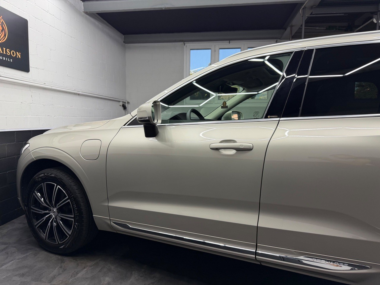 VOLVO XC60 T6 eAWD Inscription | Schiebedach | Harman/Kardon | 360° Kamera-image-9