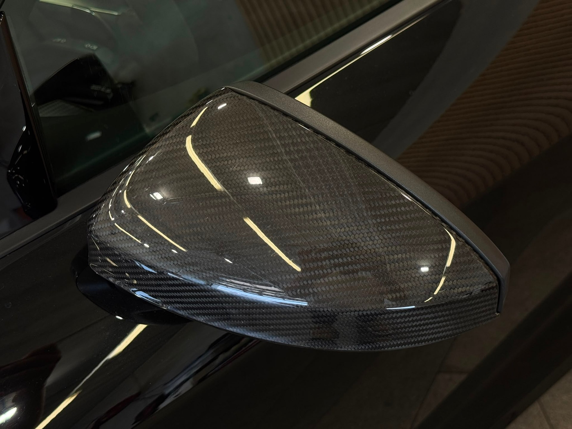 AUDI R8 Coupé 5.2 plus S-Tronic-image-12