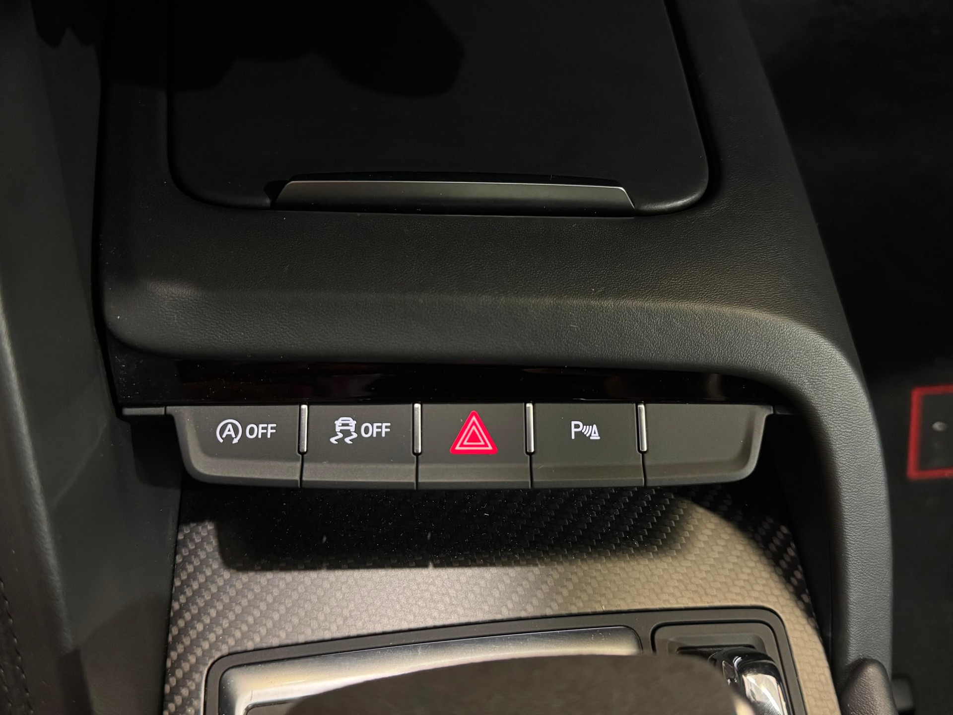 AUDI R8 Coupé 5.2 plus S-Tronic-image-27