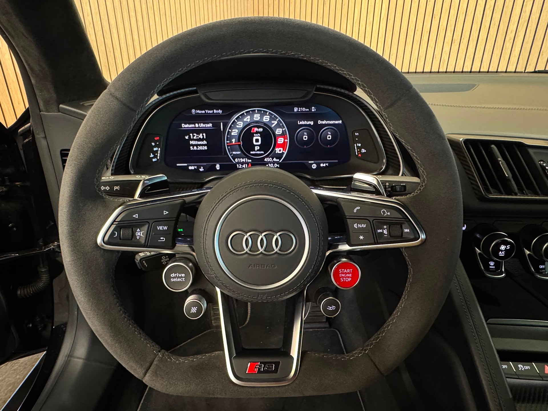 AUDI R8 Coupé 5.2 plus S-Tronic-image-17