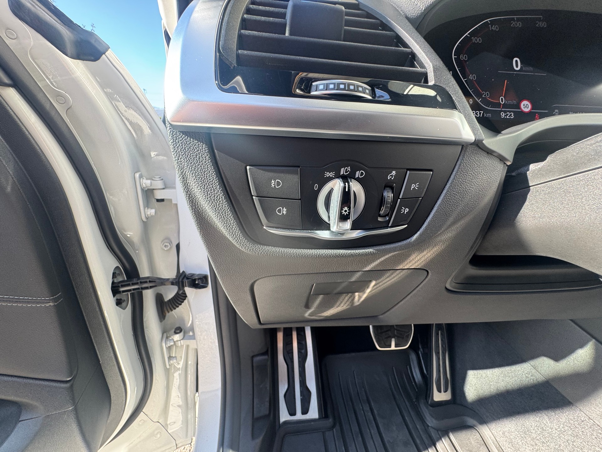 BMW X3 xDrive 20d Individual M Sport Steptronic-image-6
