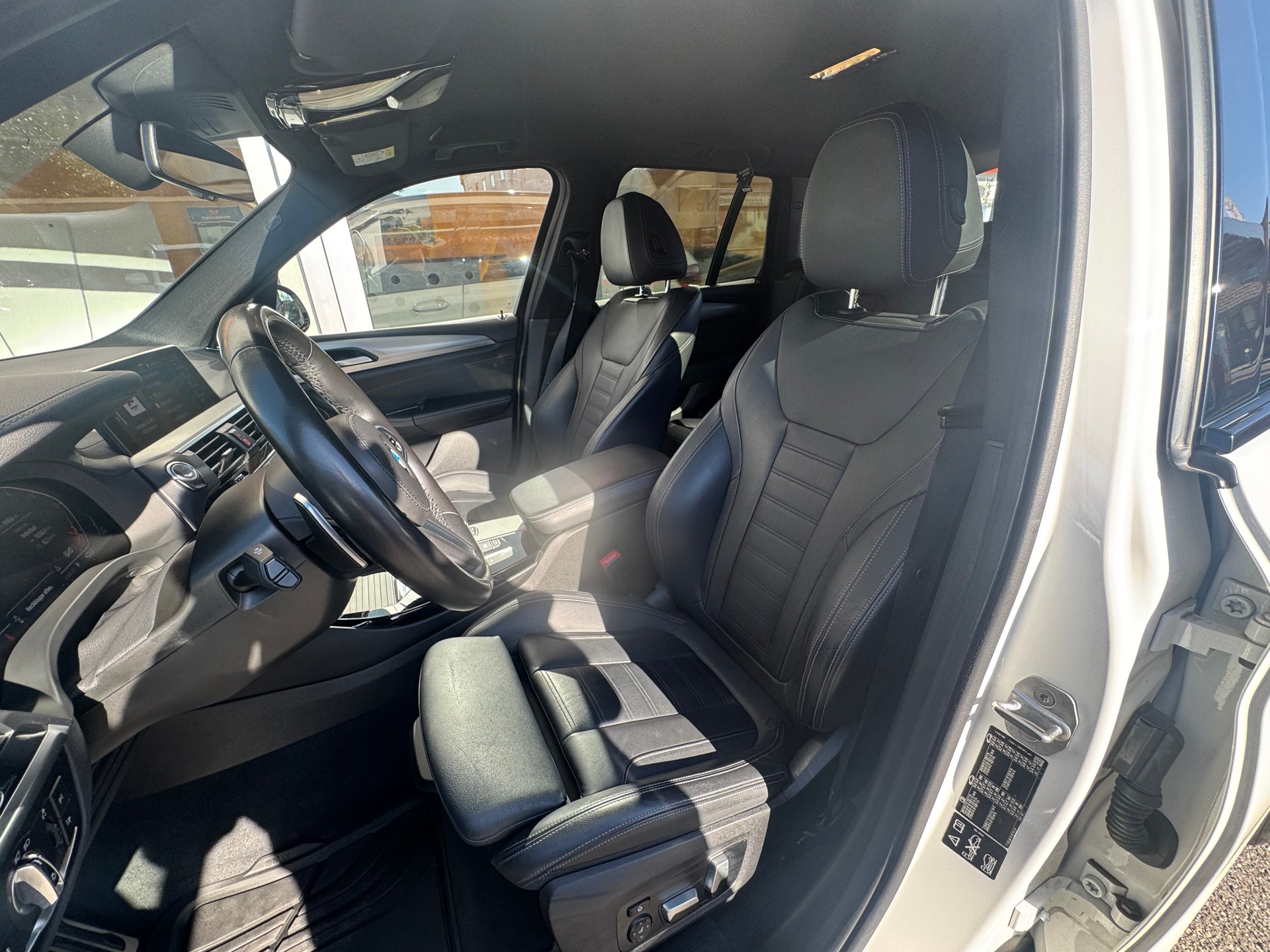 BMW X3 xDrive 20d Individual M Sport Steptronic-image-5