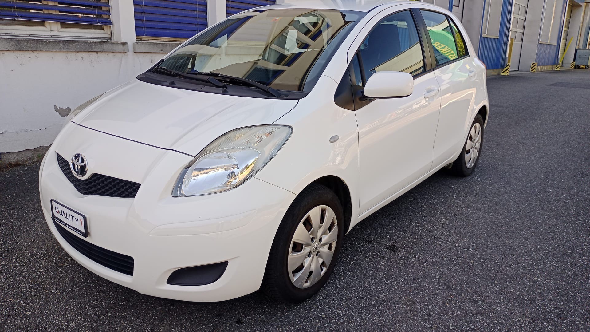TOYOTA Yaris 1.33 Linea Sol-image-0