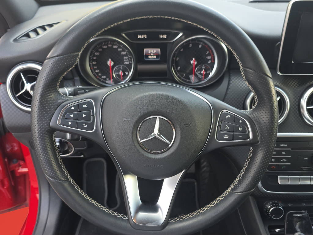 MERCEDES-BENZ A 200 Night Star-image-12