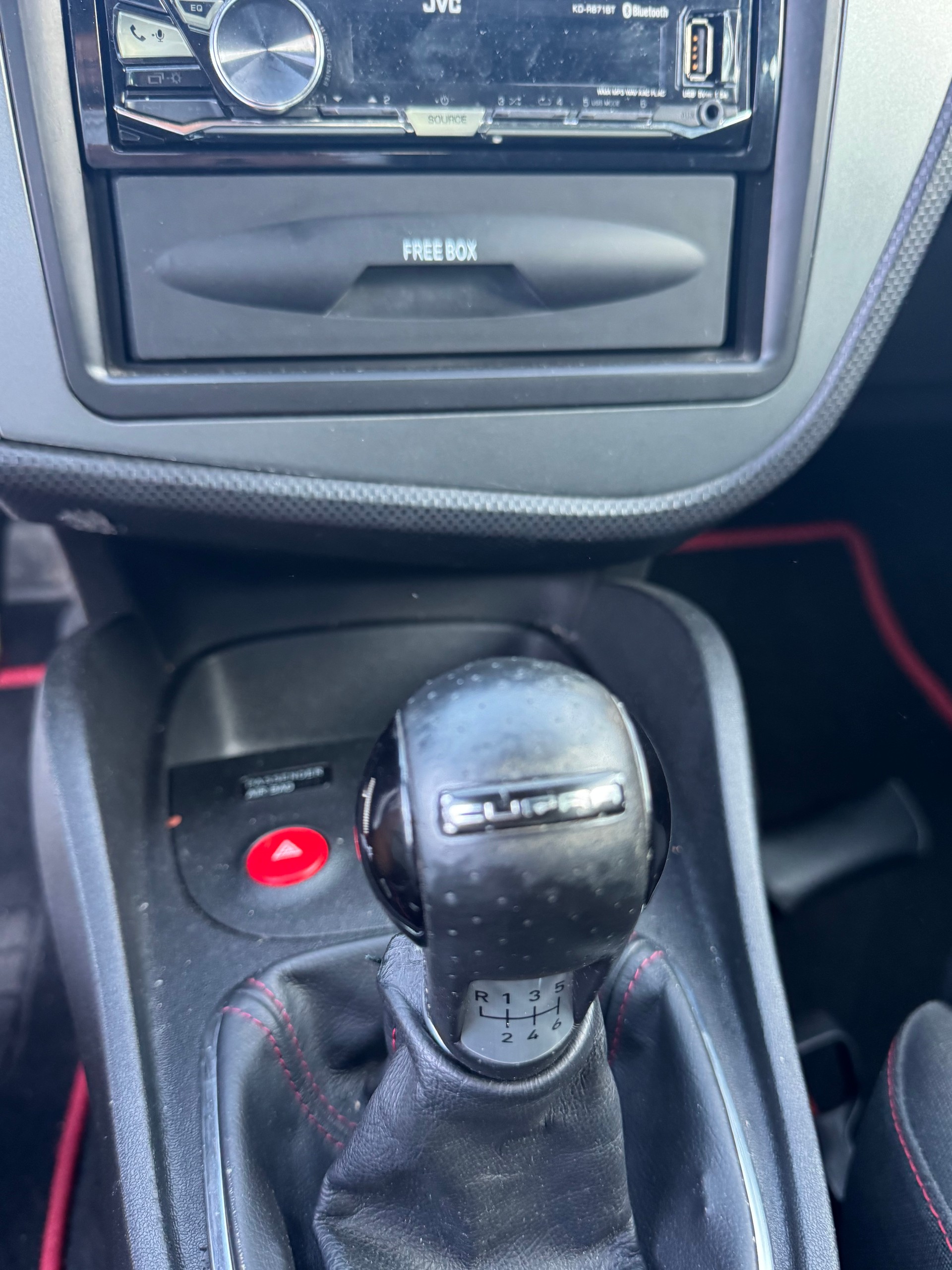SEAT Leon 2.0 TSI Cupra-image-8