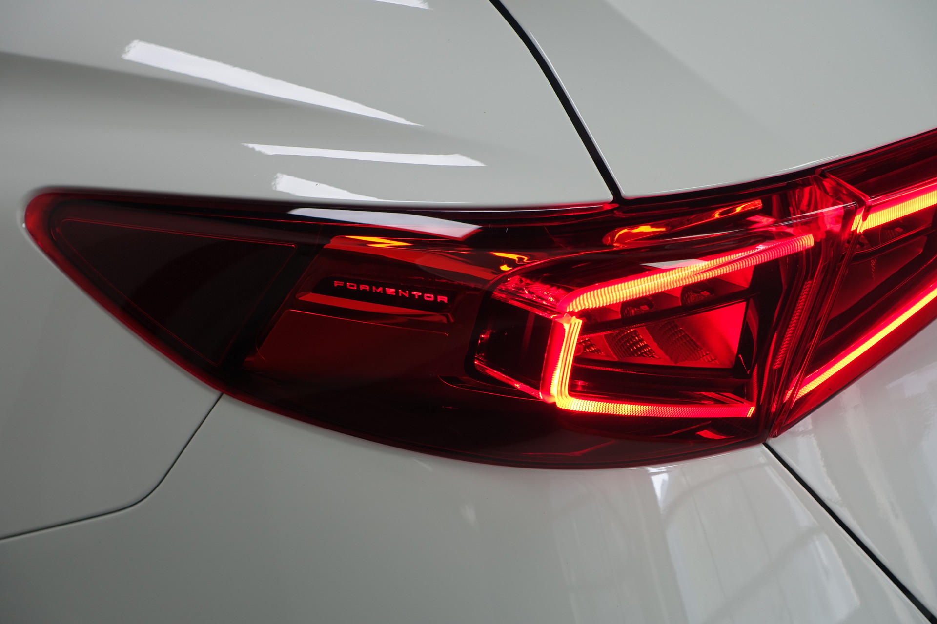 CUPRA Formentor 2.0 TSI VZ 4Drive DSG-image-9