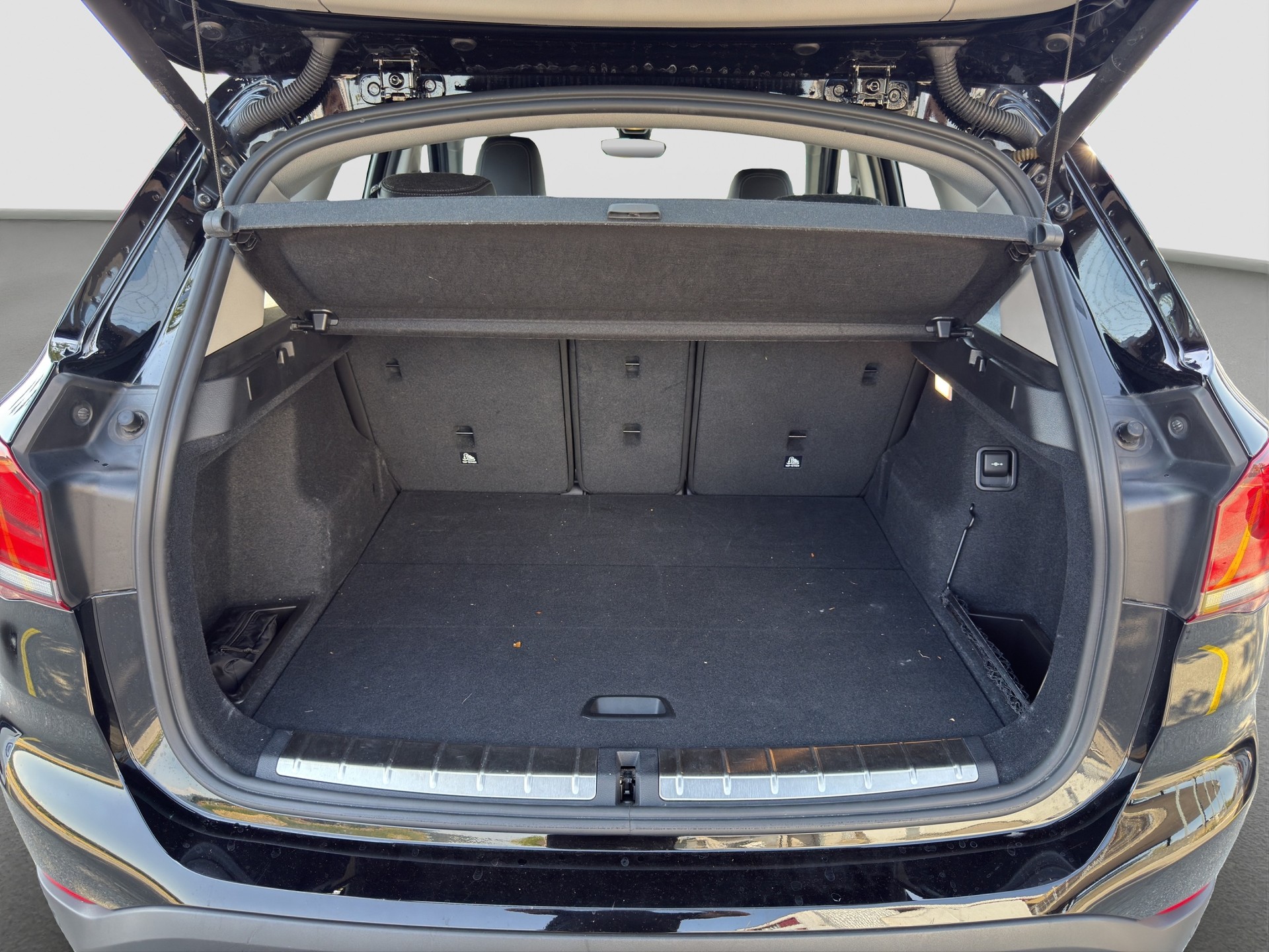 BMW X1 xDrive 18d Sport Line Steptronic-image-12