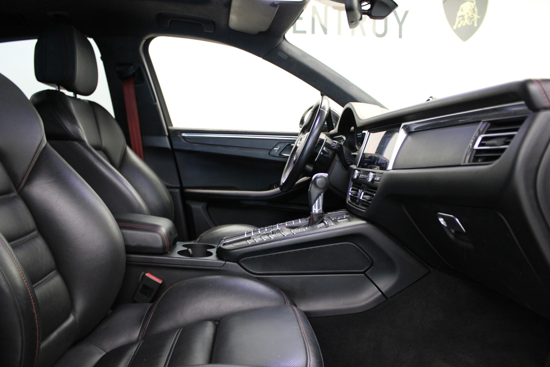 PORSCHE Macan Turbo PDK-image-6