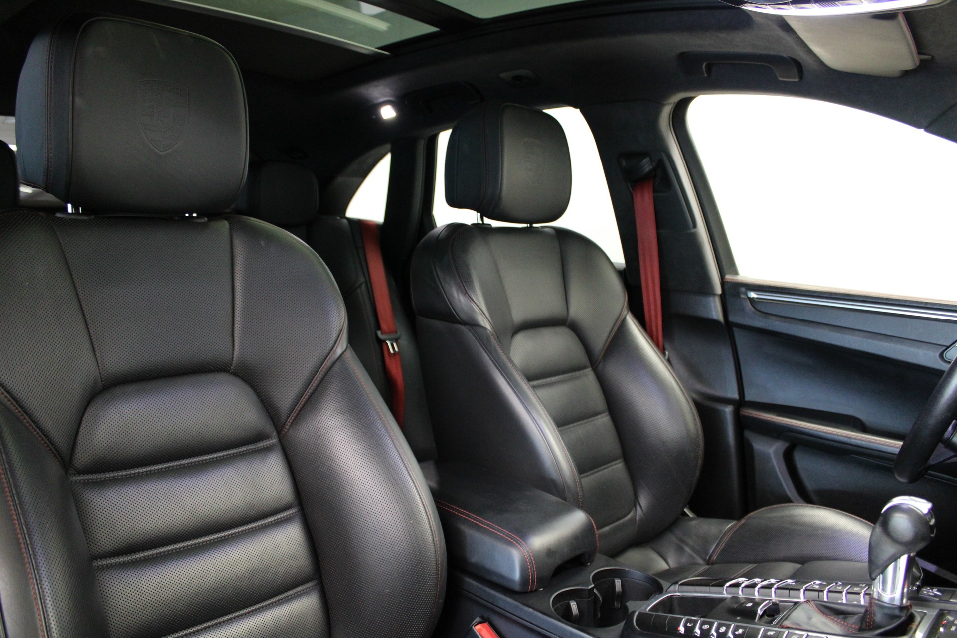 PORSCHE Macan Turbo PDK-image-5