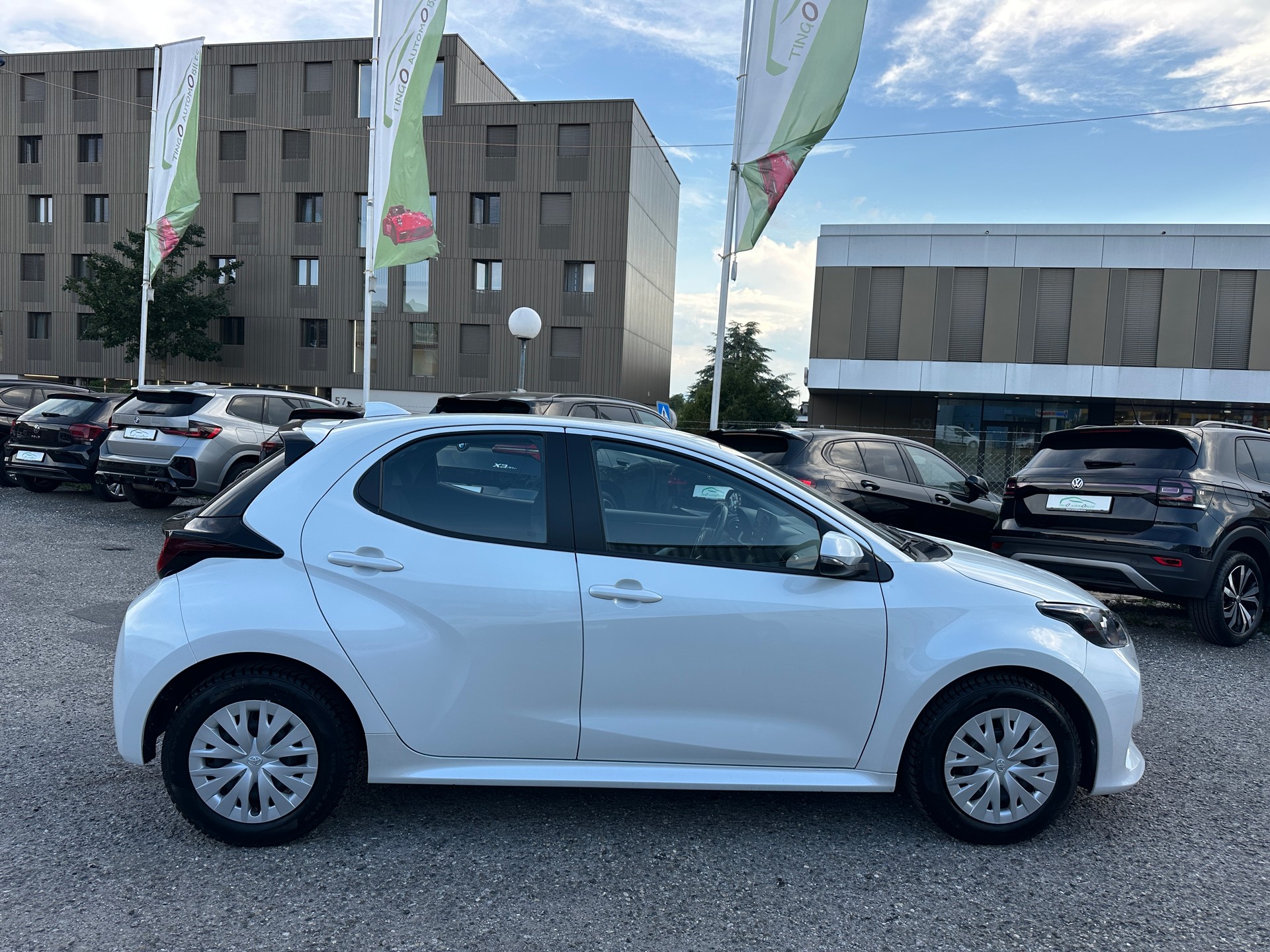 TOYOTA Yaris 1.5 Comfort e-CVT-image-6