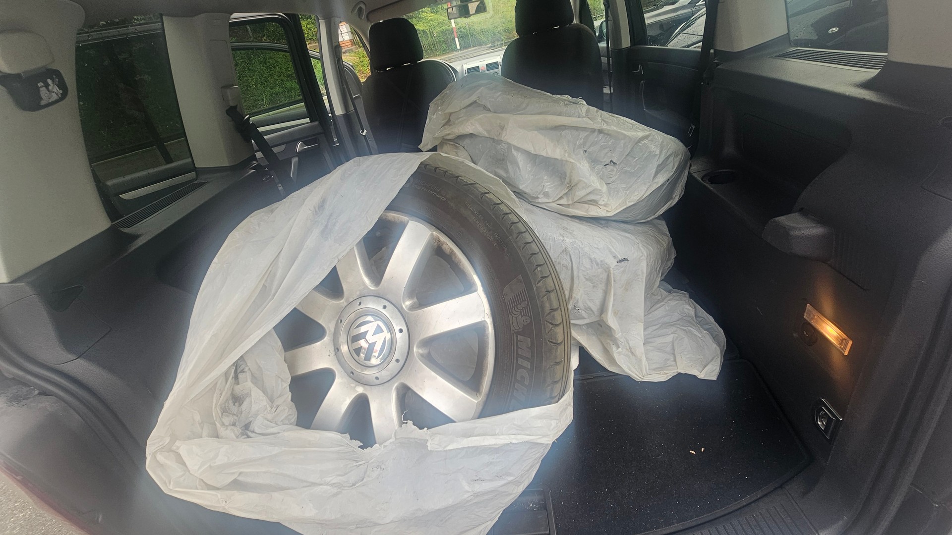 VW Touran 2.0 TDI Trendline-image-8