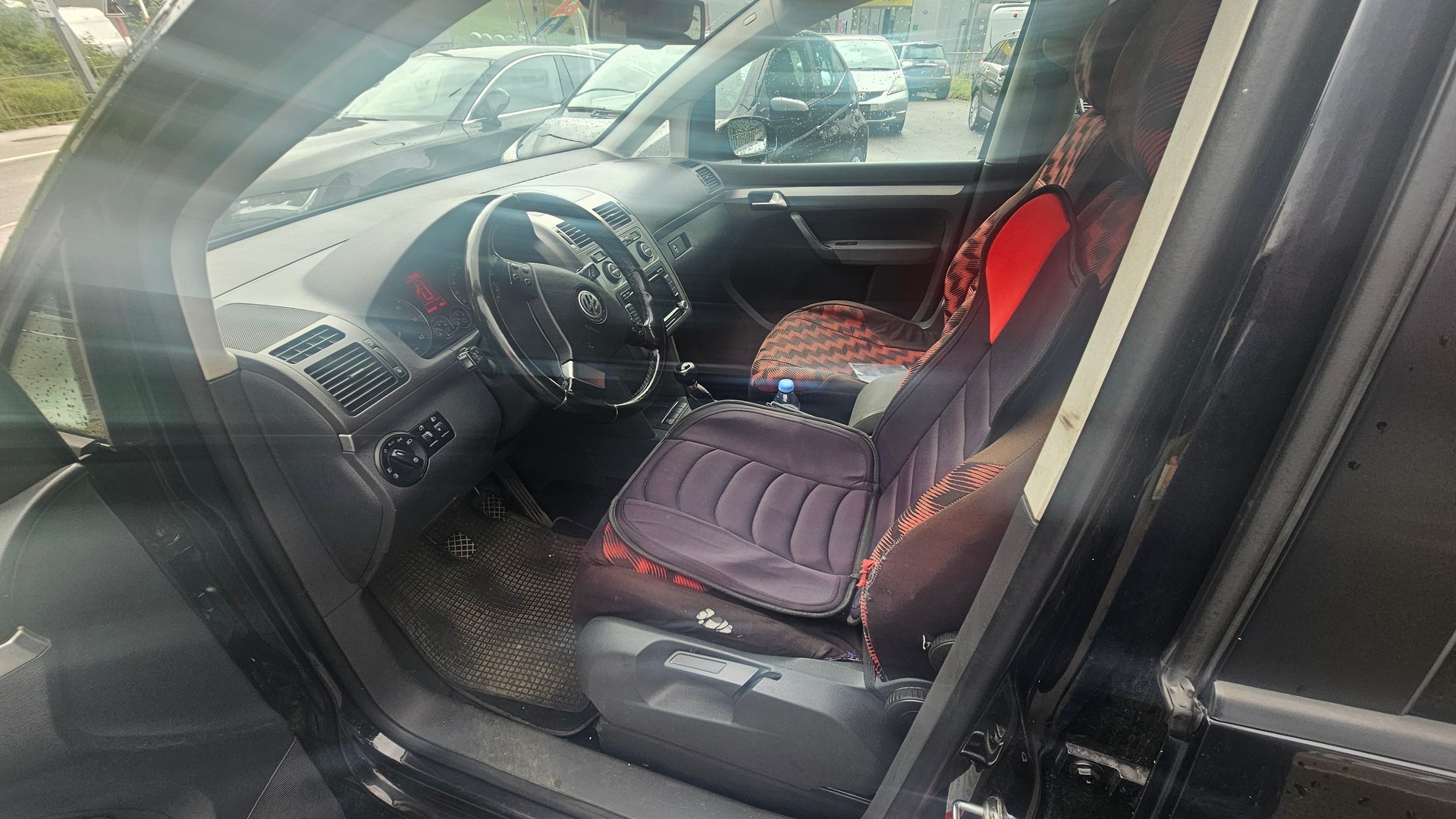 VW Touran 2.0 TDI Trendline-image-6