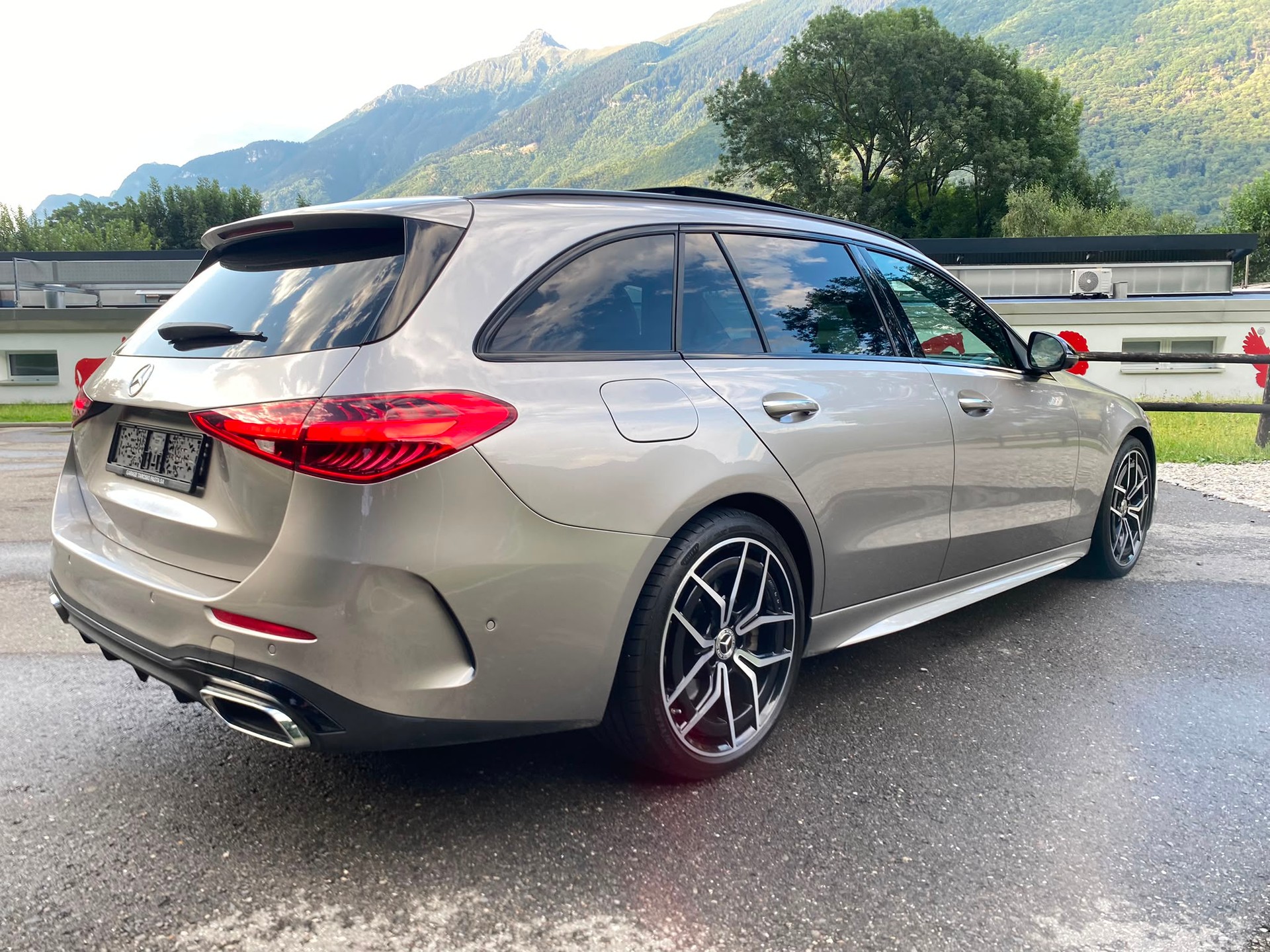 MERCEDES-BENZ C 220 d Swiss Star AMG Line 4matic-image-2