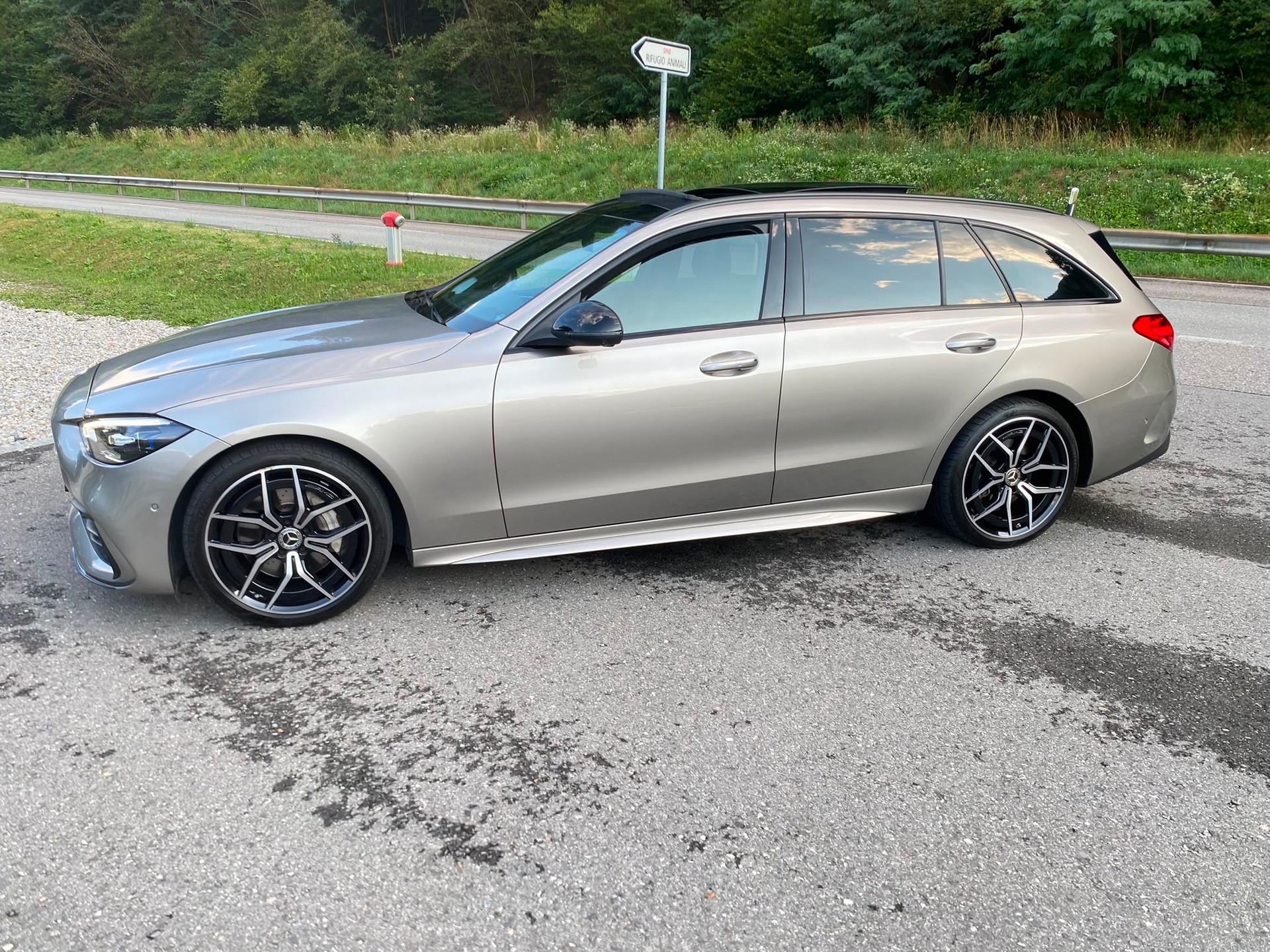 MERCEDES-BENZ C 220 d Swiss Star AMG Line 4matic-image-1