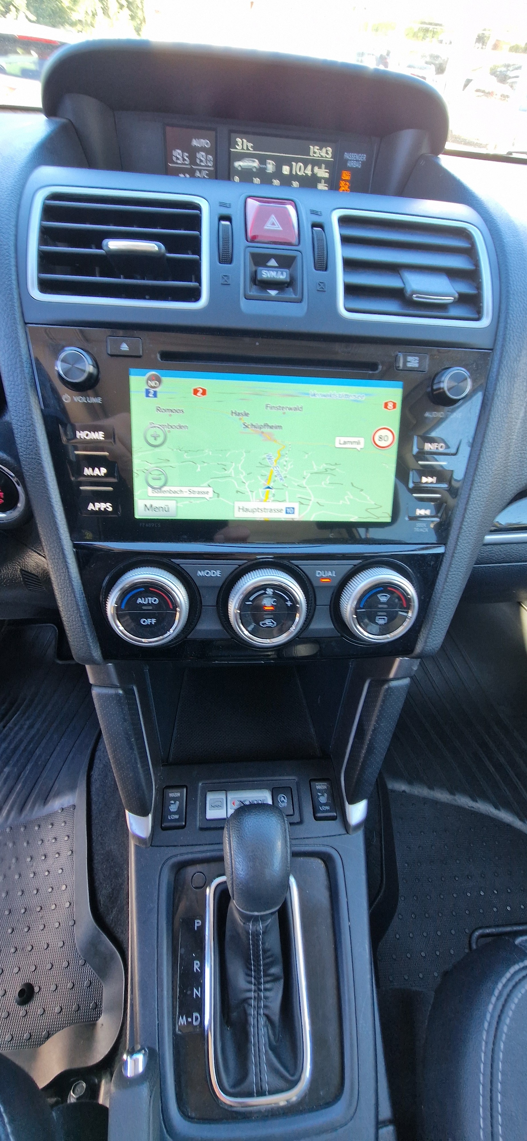 SUBARU Forester 2.0i Swiss Plus Lineartronic-image-12