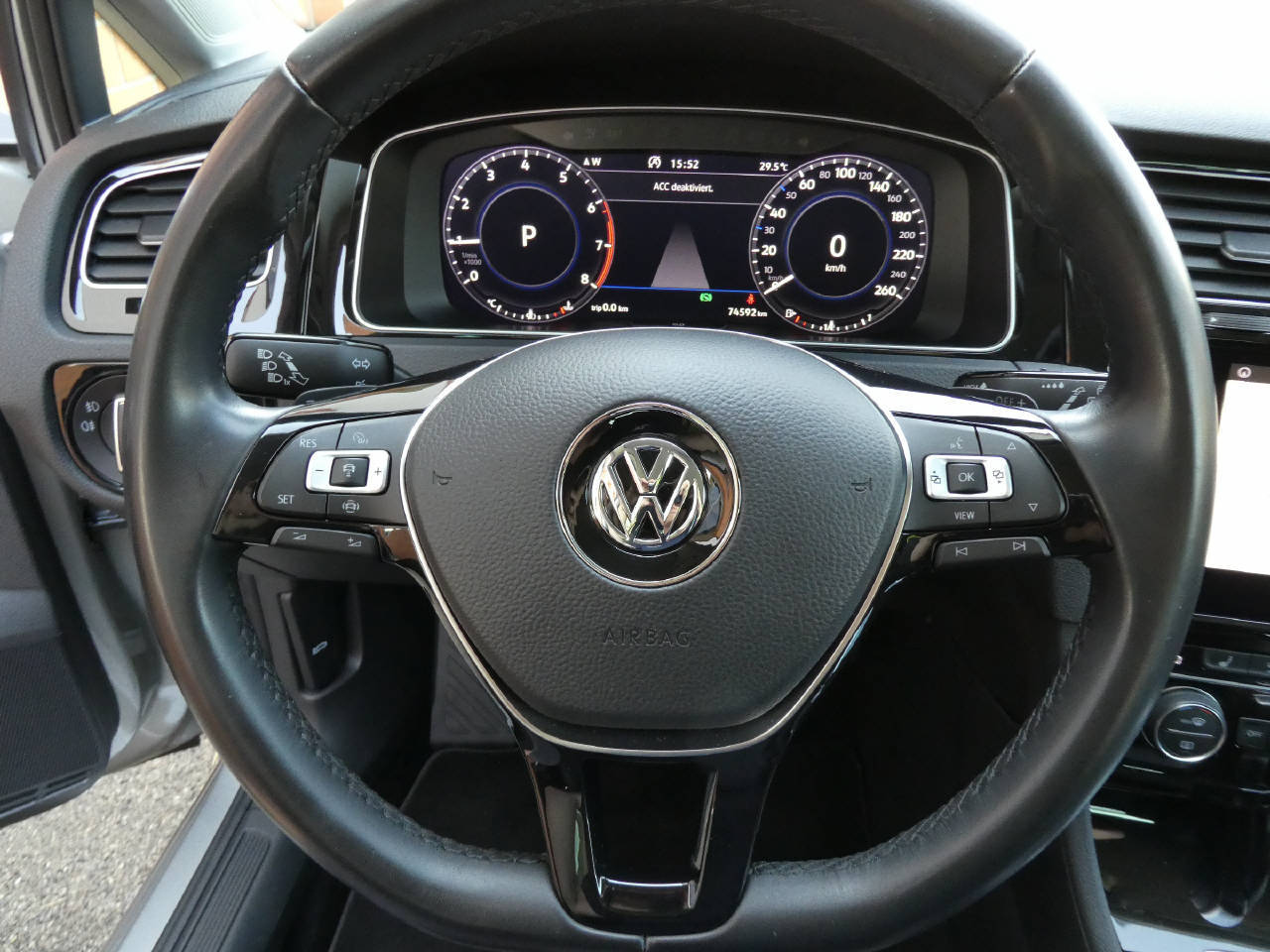 VW Golf VII 1.5 TSI 150 Highline DSG-image-11