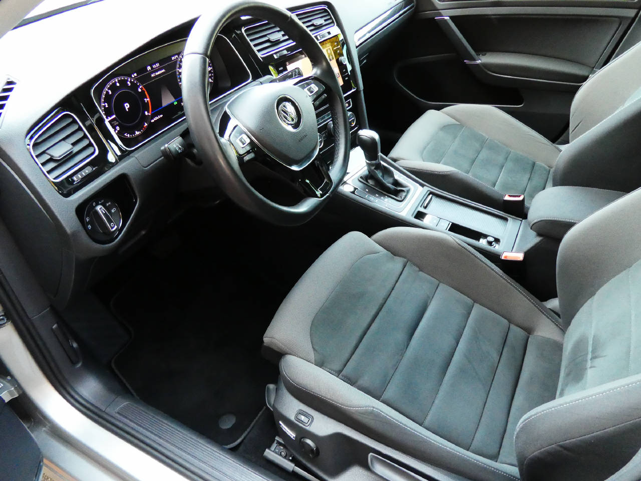 VW Golf VII 1.5 TSI 150 Highline DSG-image-8