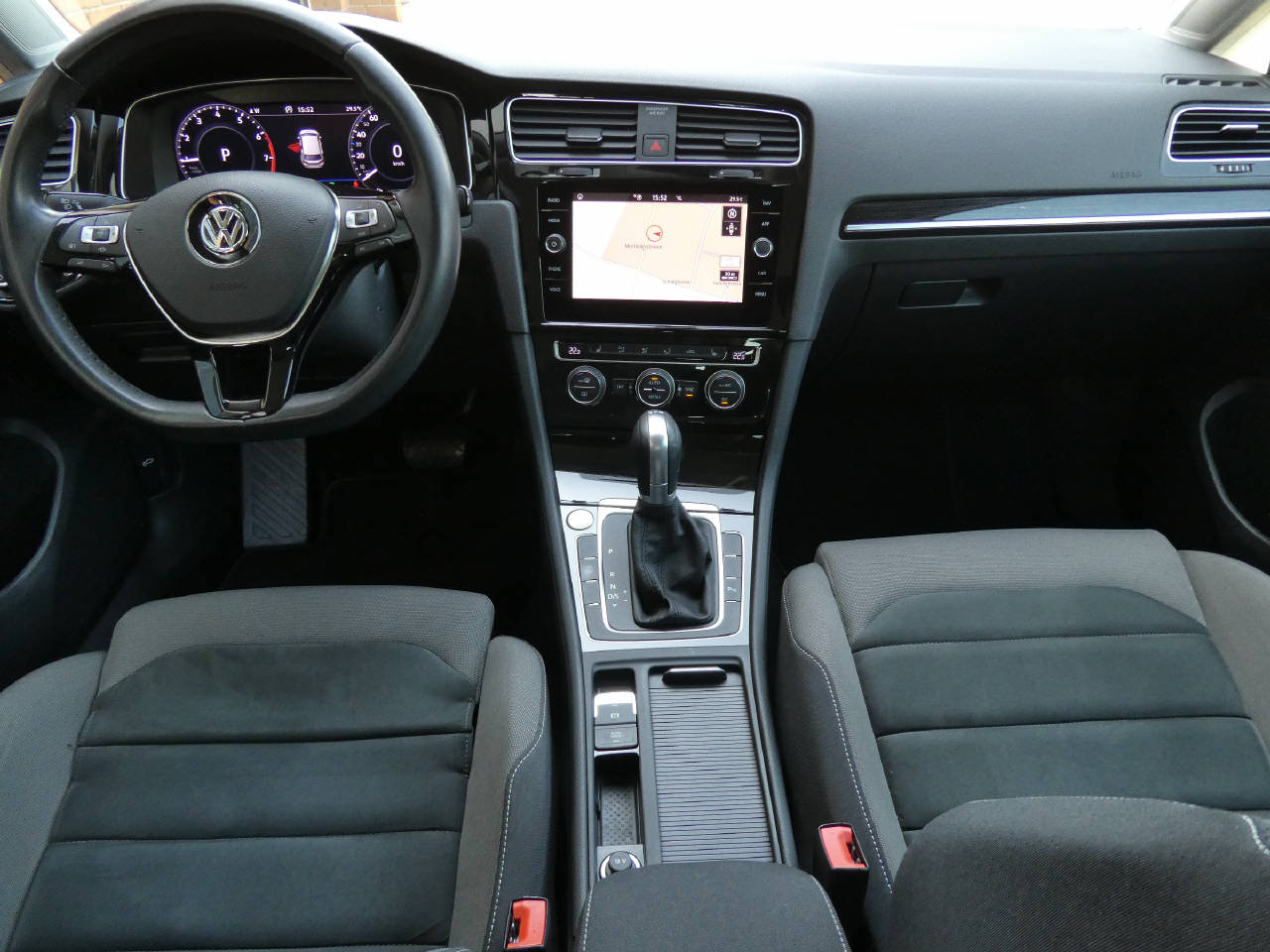 VW Golf VII 1.5 TSI 150 Highline DSG-image-13