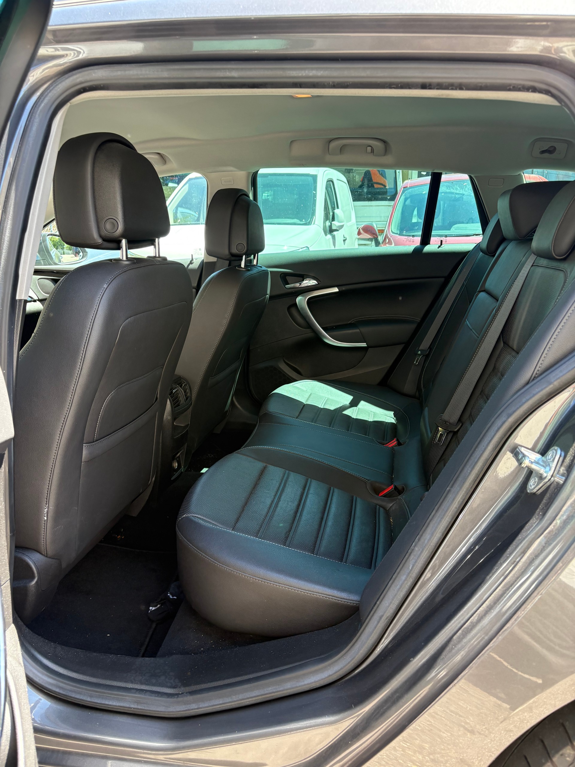 OPEL Insignia ST 2.8 Turbo Sport 4WD Aut.-image-6