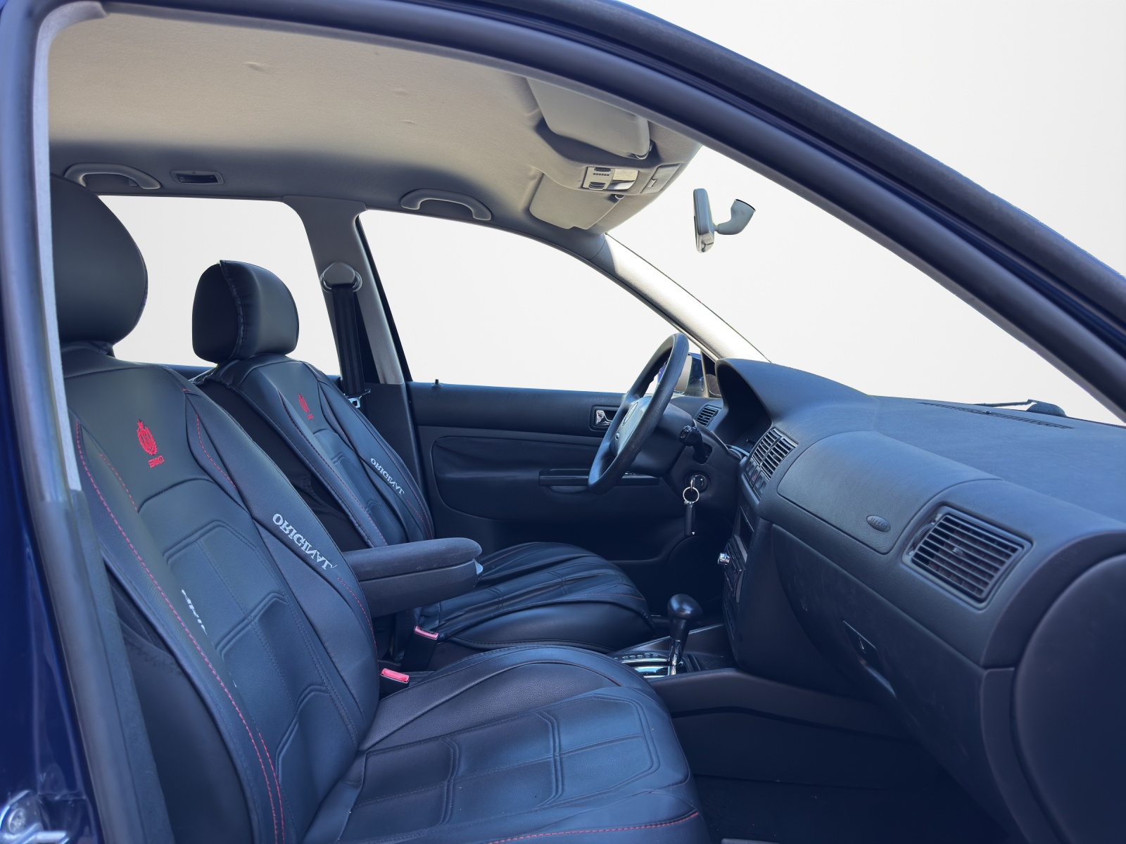 VW Golf 1.6 Comfortline Automatic-image-12