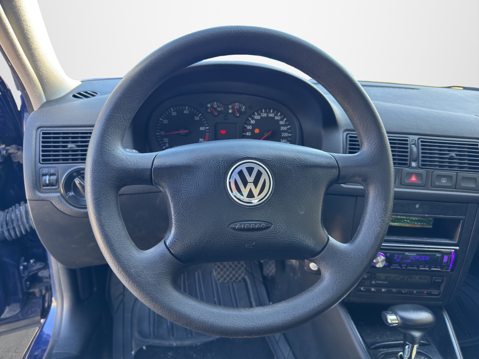 VW Golf 1.6 Comfortline Automatic-image-9