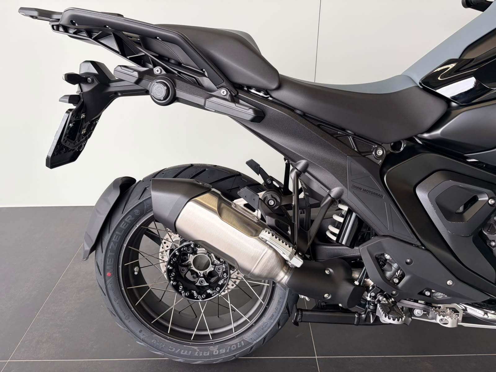 BMW R 1300 GS-image-11