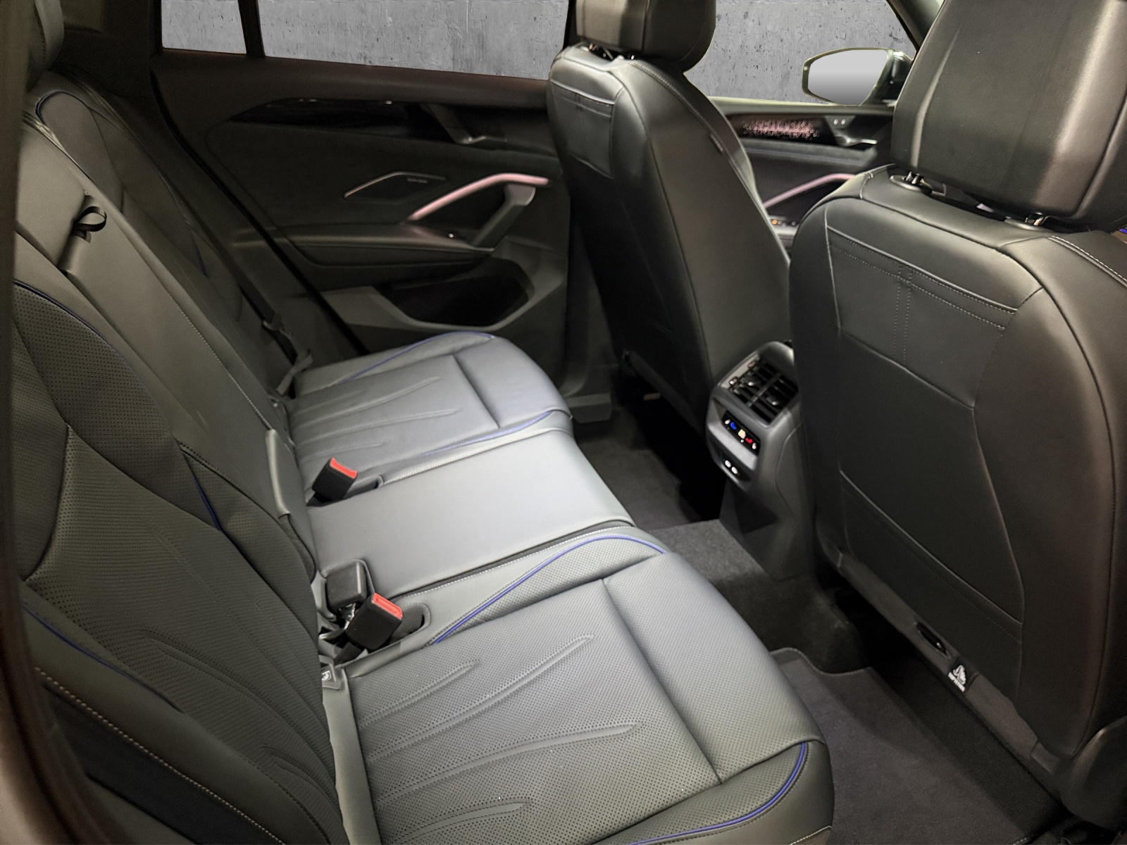 VW Tiguan 2.0 TSI DSG R-Line Plus 4Motion-image-12
