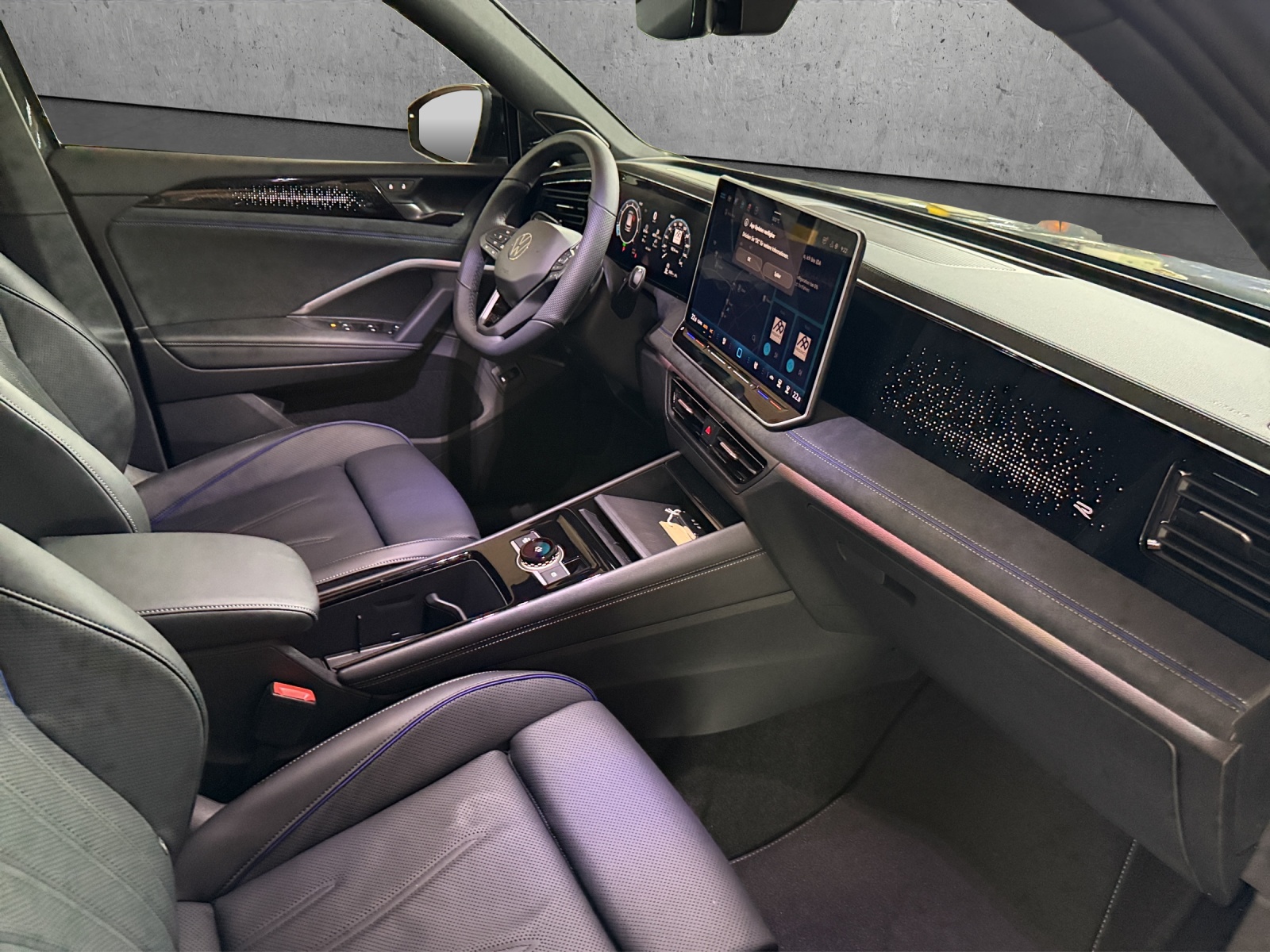 VW Tiguan 2.0 TSI DSG R-Line Plus 4Motion-image-7