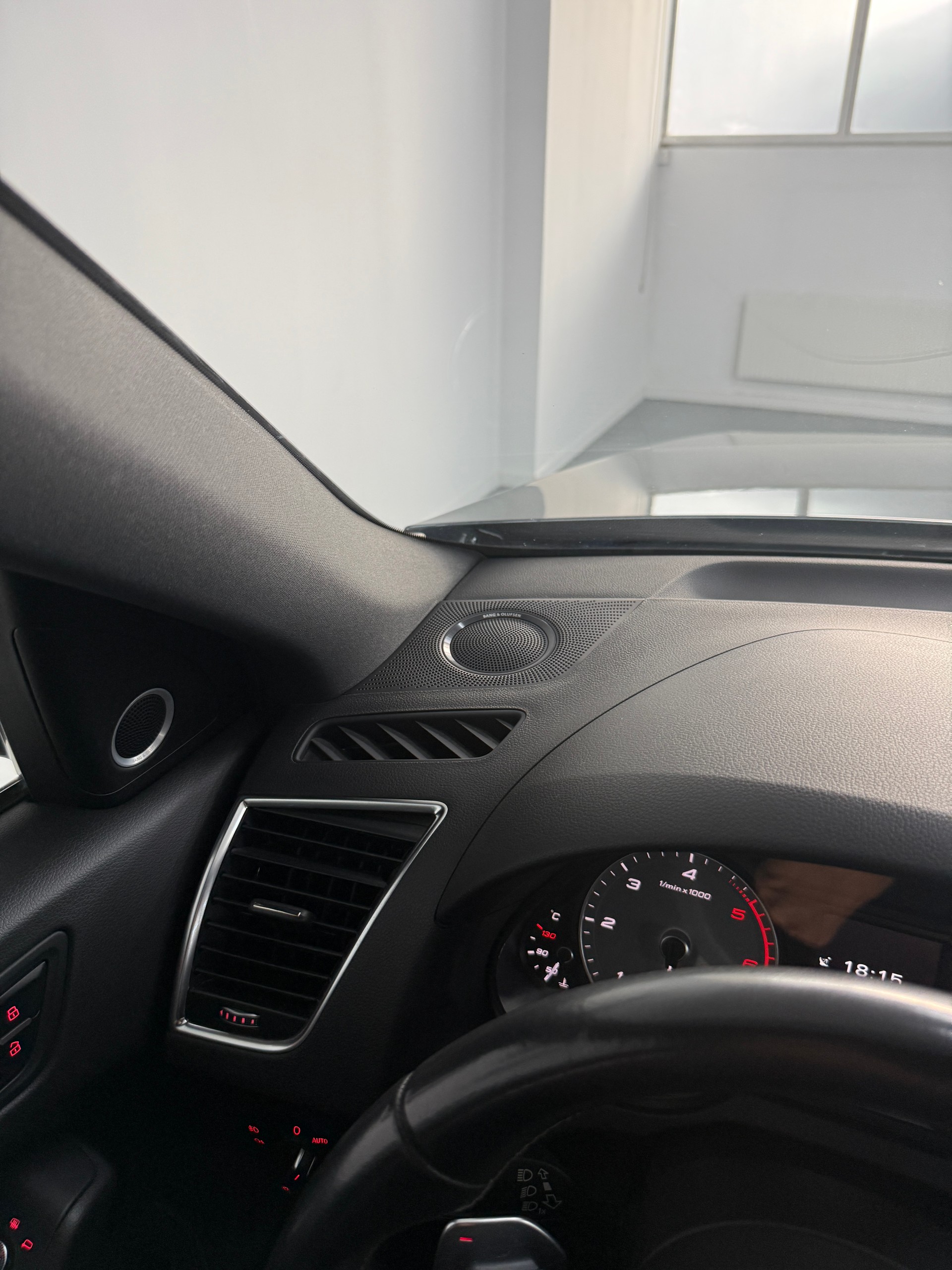 AUDI SQ5 3.0 TDI quattro tiptronic-image-12