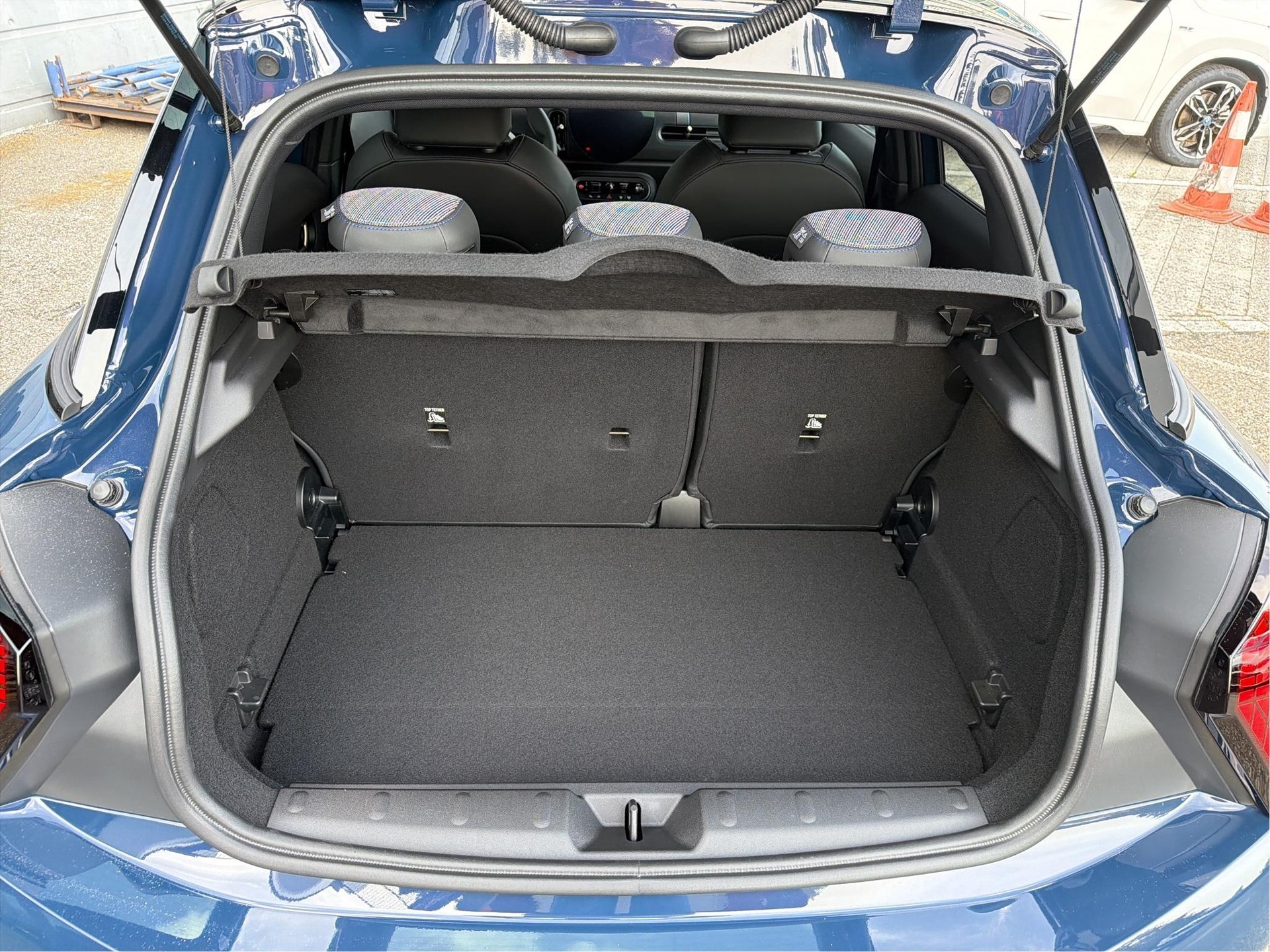 MINI Cooper 5 door C-image-15