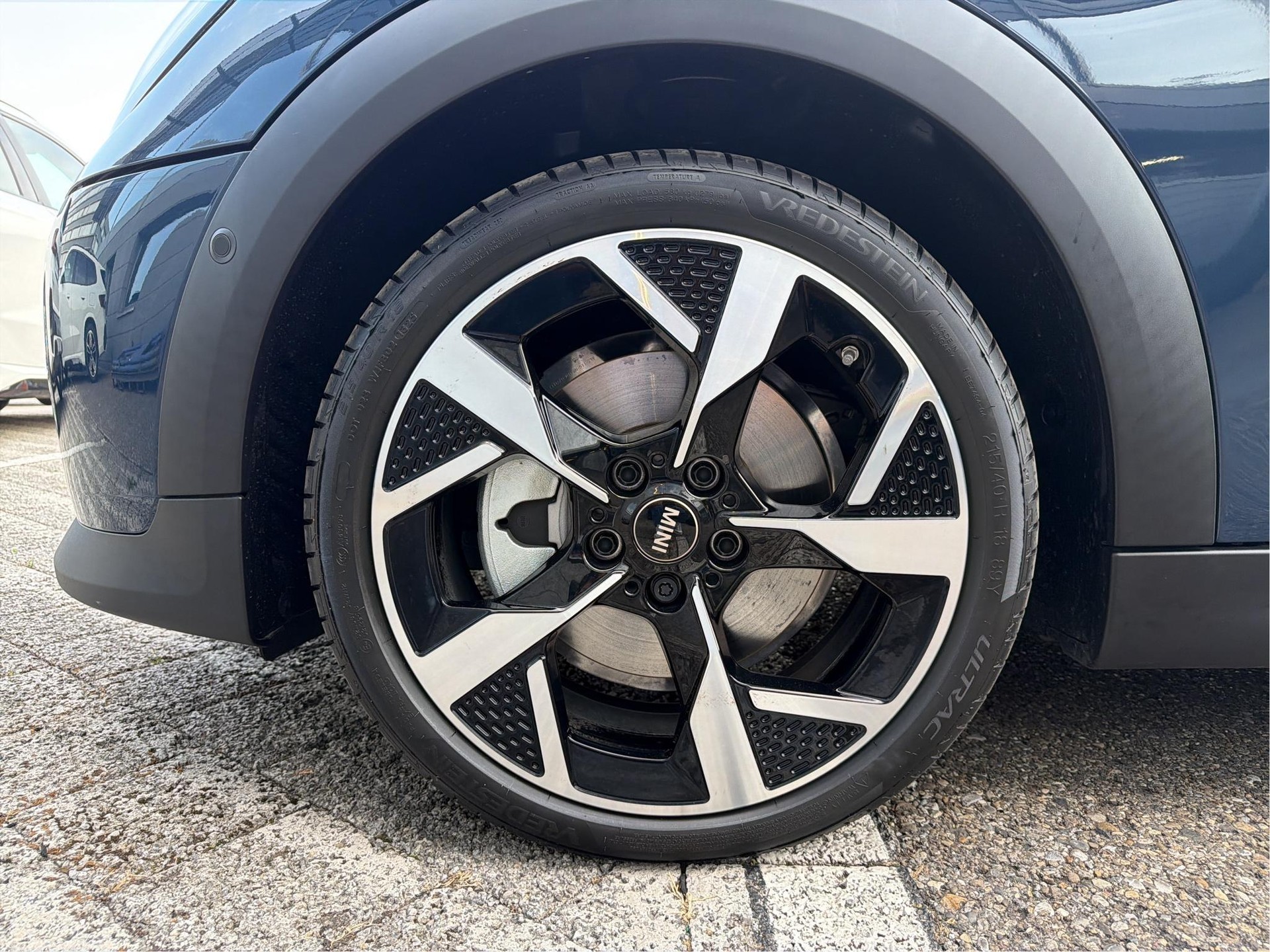 MINI Cooper 5 door C-image-8