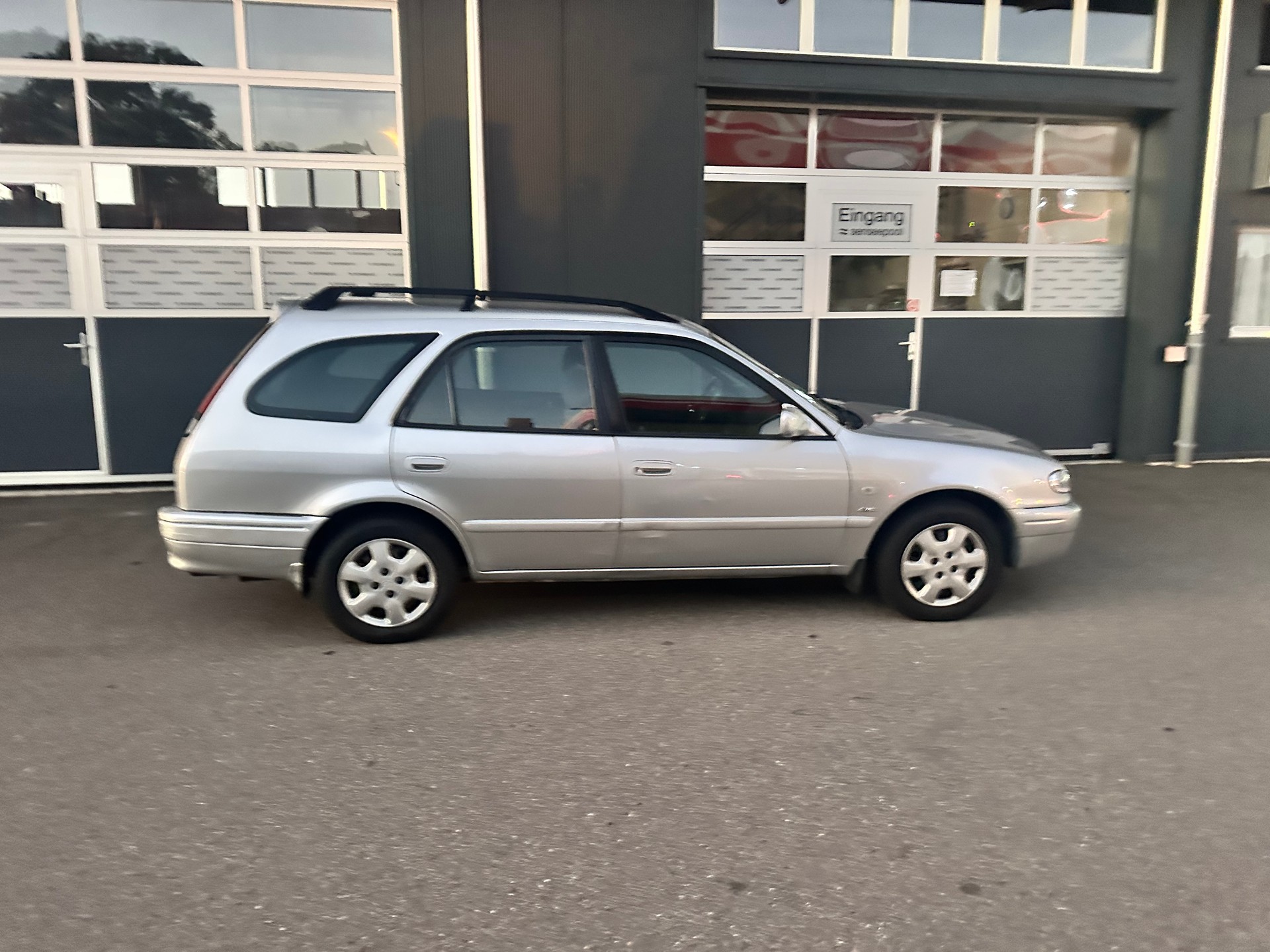 TOYOTA Corolla Sportswagon 1.8 LineaSol Mountain 4WD-image-2