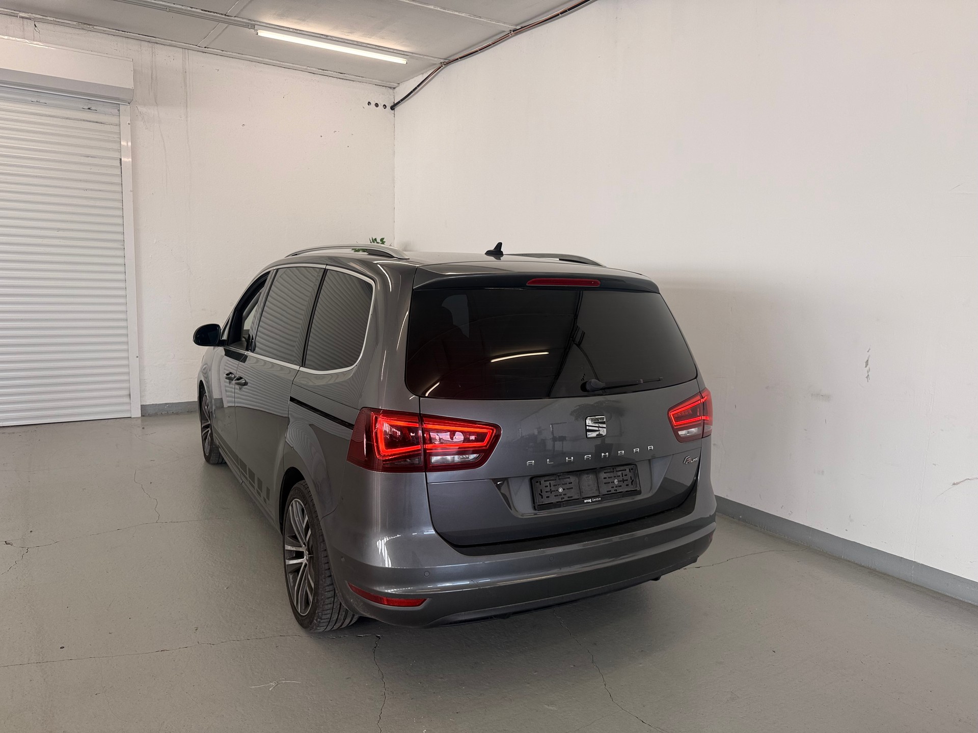 SEAT Alhambra 2.0 TSI FR Line DSG-image-4
