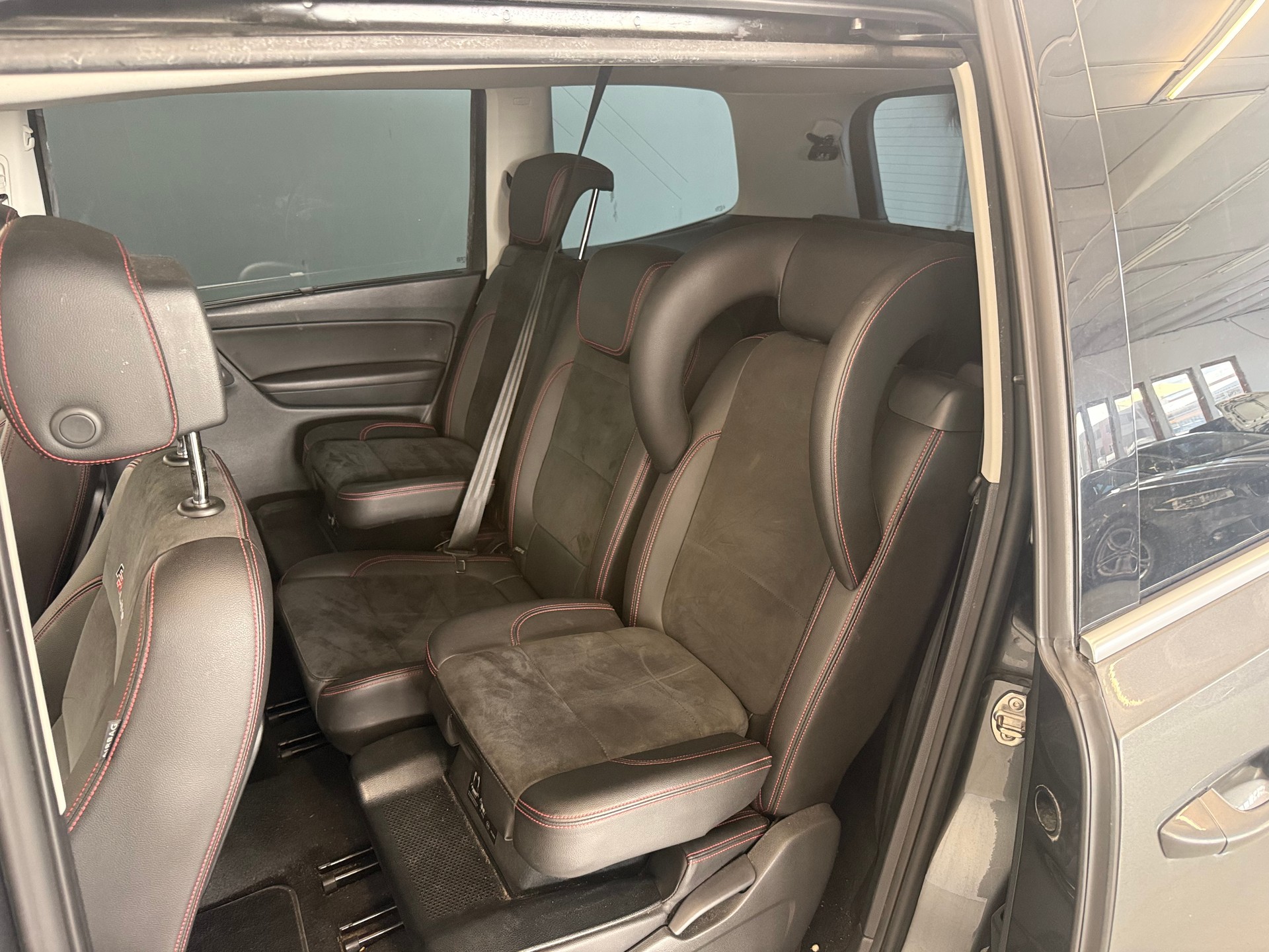 SEAT Alhambra 2.0 TSI FR Line DSG-image-8