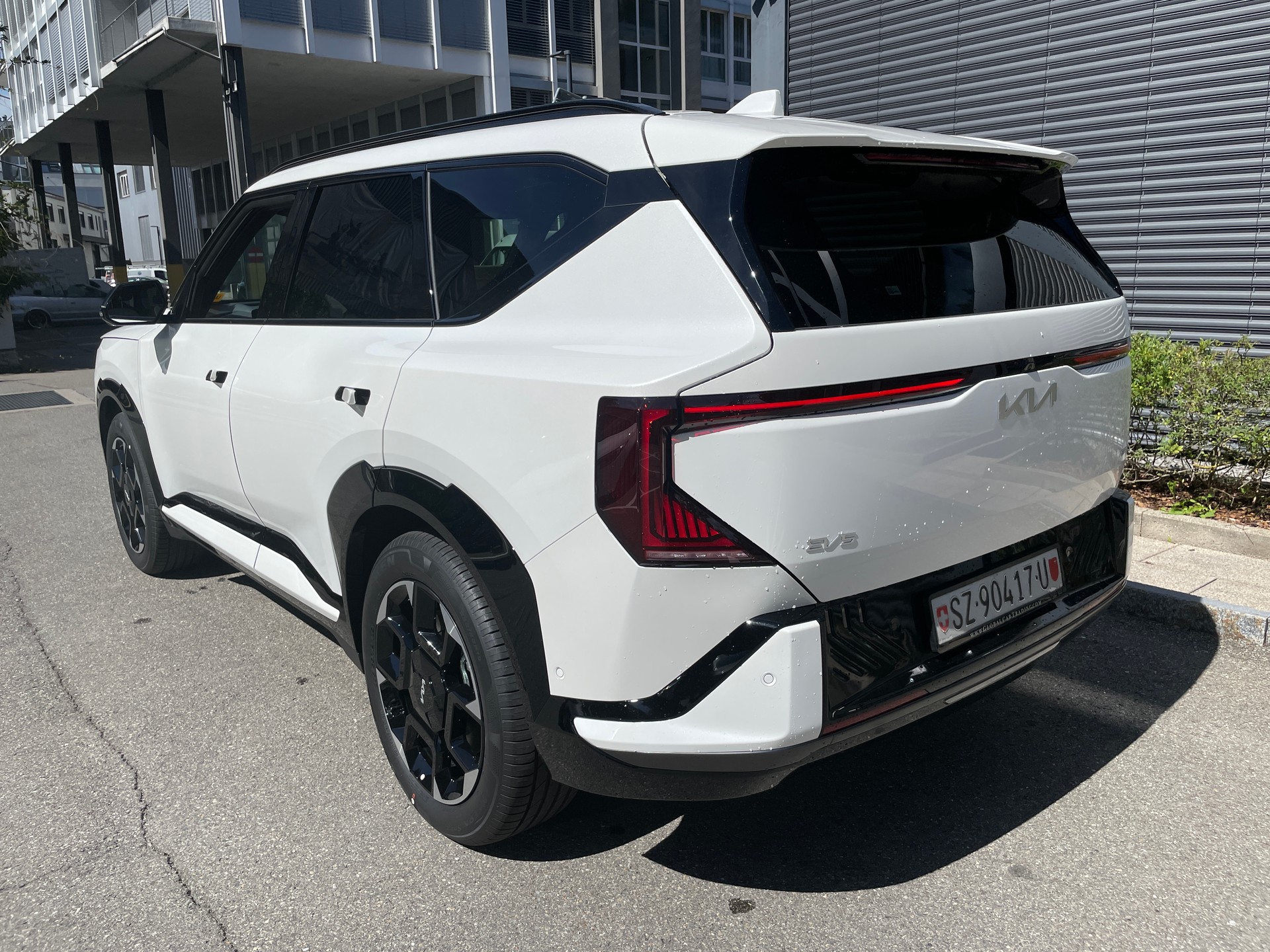 KIA EV5 81,4 kWh GT Line 4x4 mit GT-Line Pack und Panorama-image-2