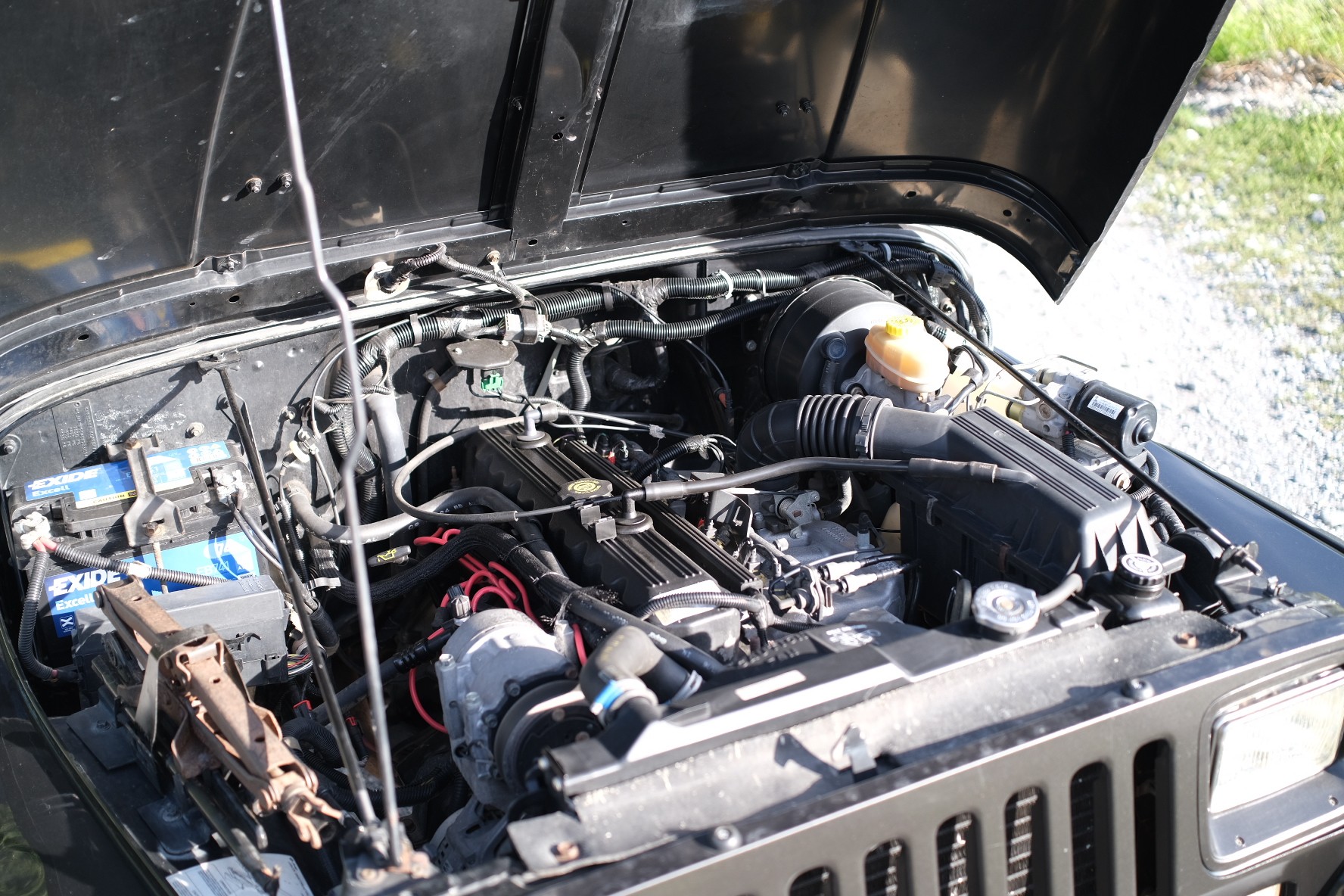 JEEP 4.0 Laredo-image-2