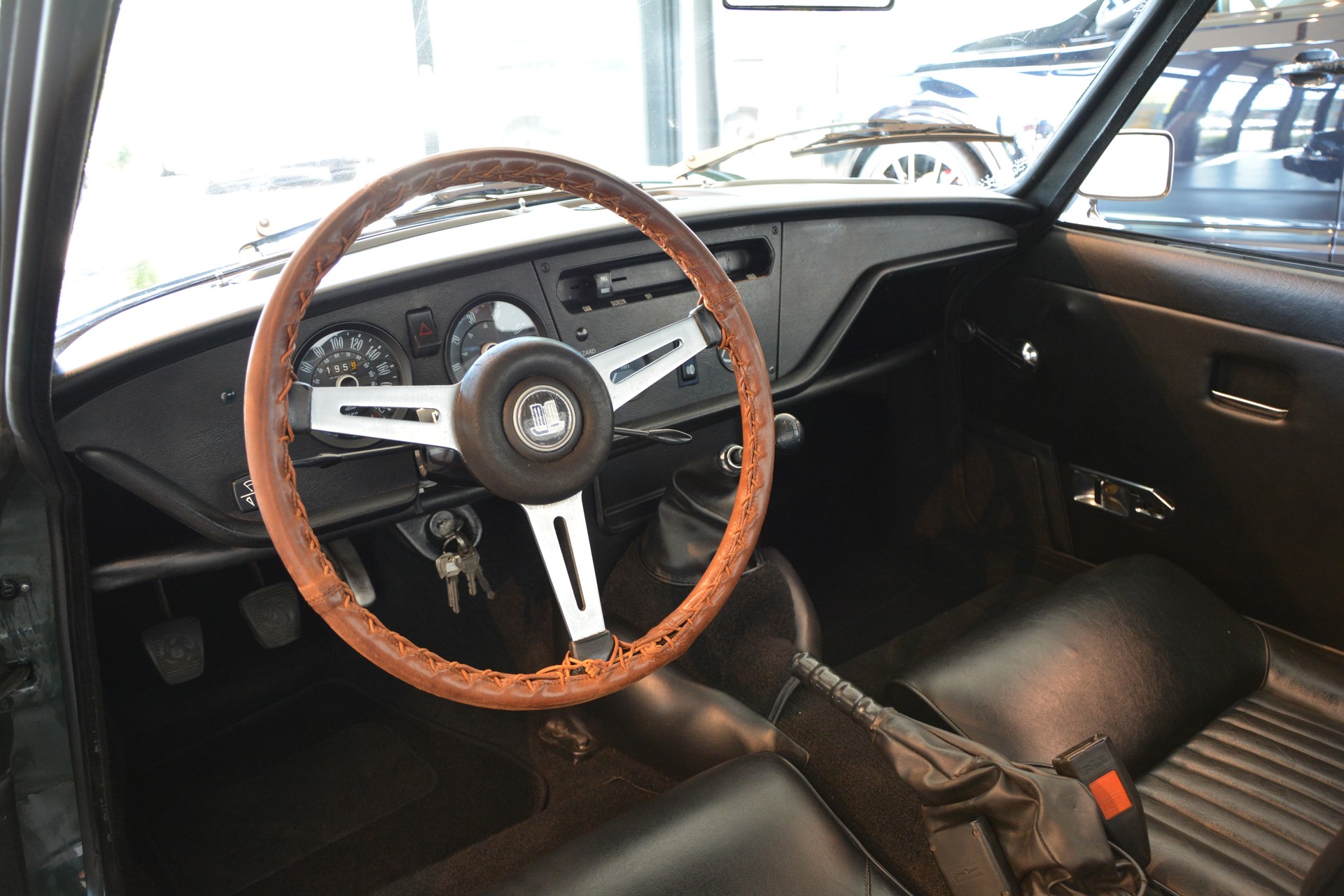 TRIUMPH Spitfire IV-image-13