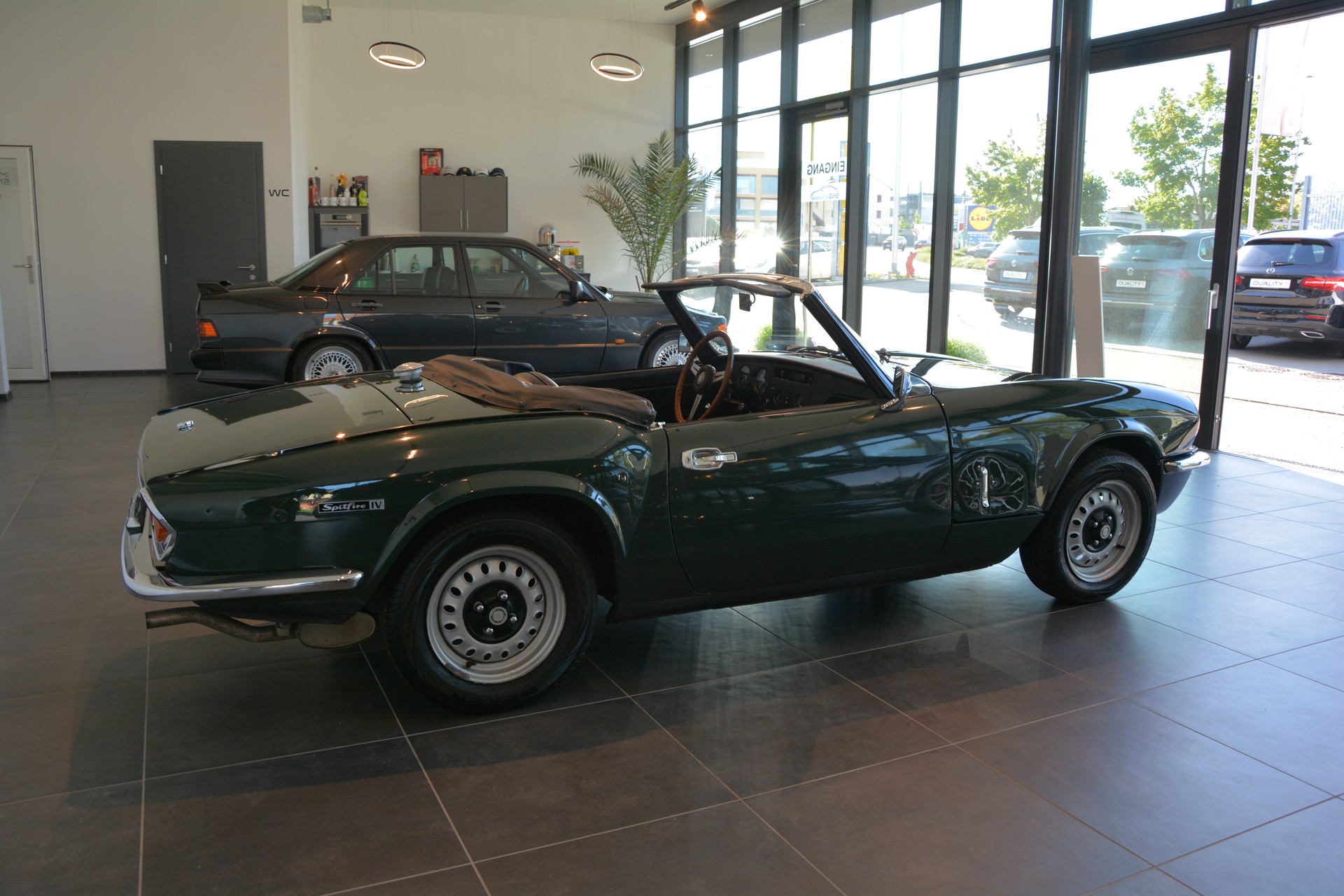 TRIUMPH Spitfire IV-image-6
