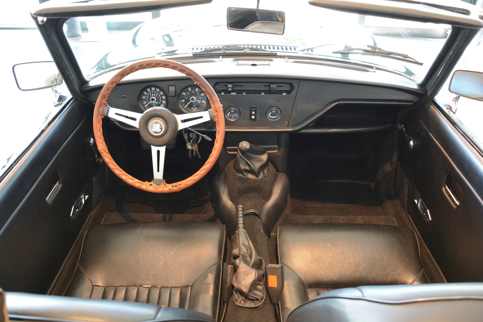 TRIUMPH Spitfire IV-image-14